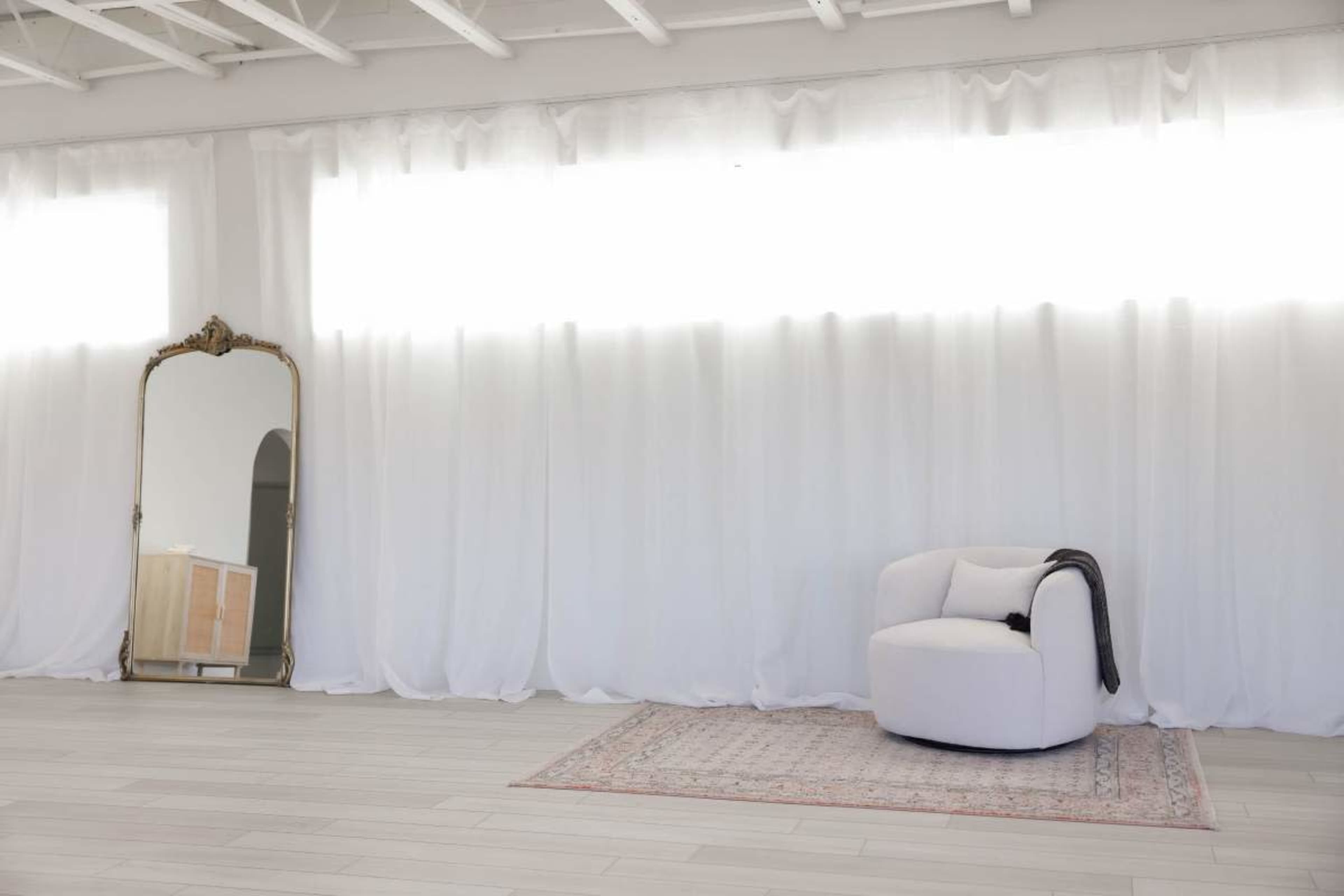 North Scottsdale 3,000 sq ft Light and Bright Intimate Event Studio Image in Scottspark Business Center, Scottsdale, AZ