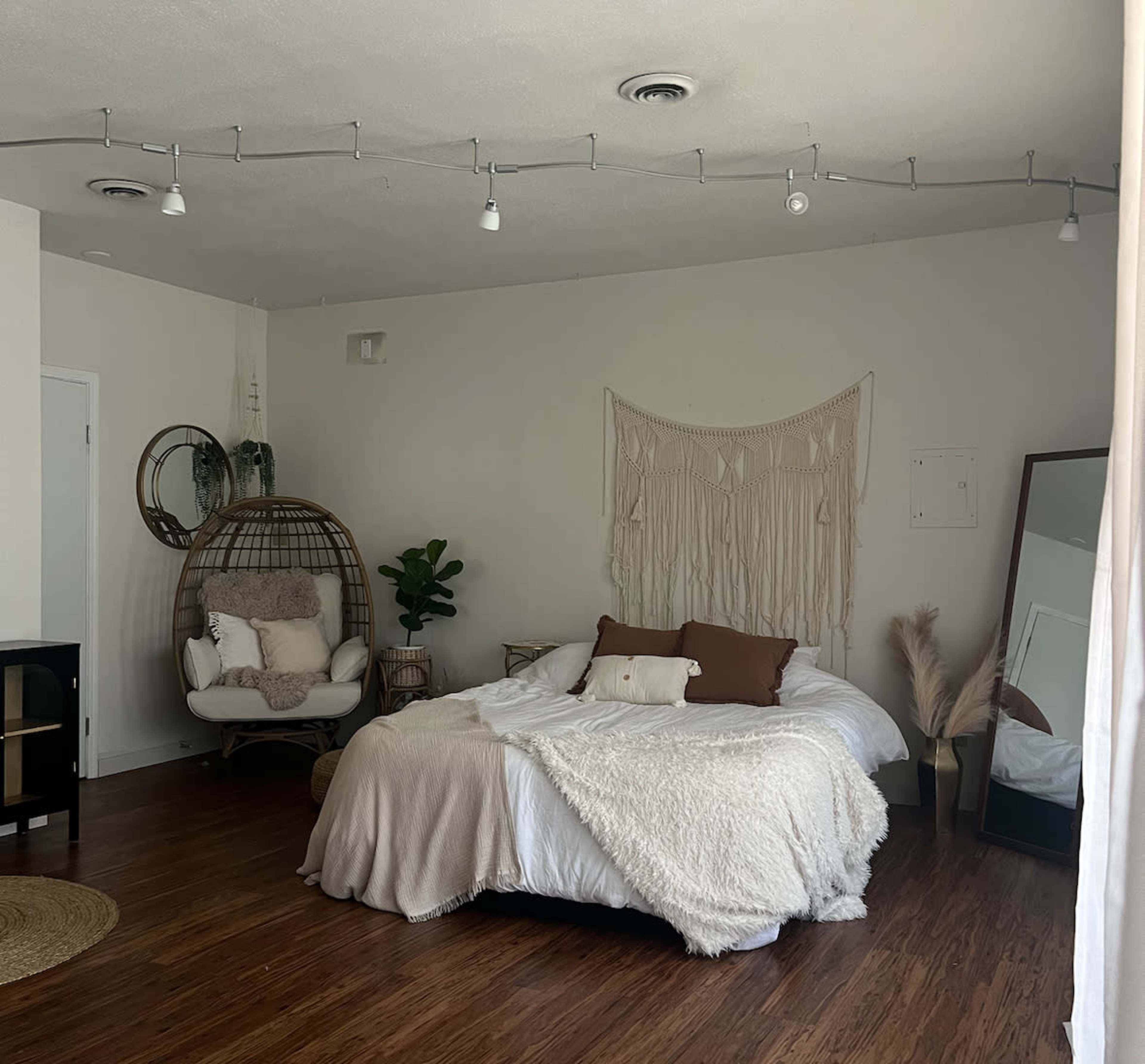 Spacious Natural Light Boho + Vintage Styled Studio in Meridian, Idaho Image in Meridian, Meridian, ID