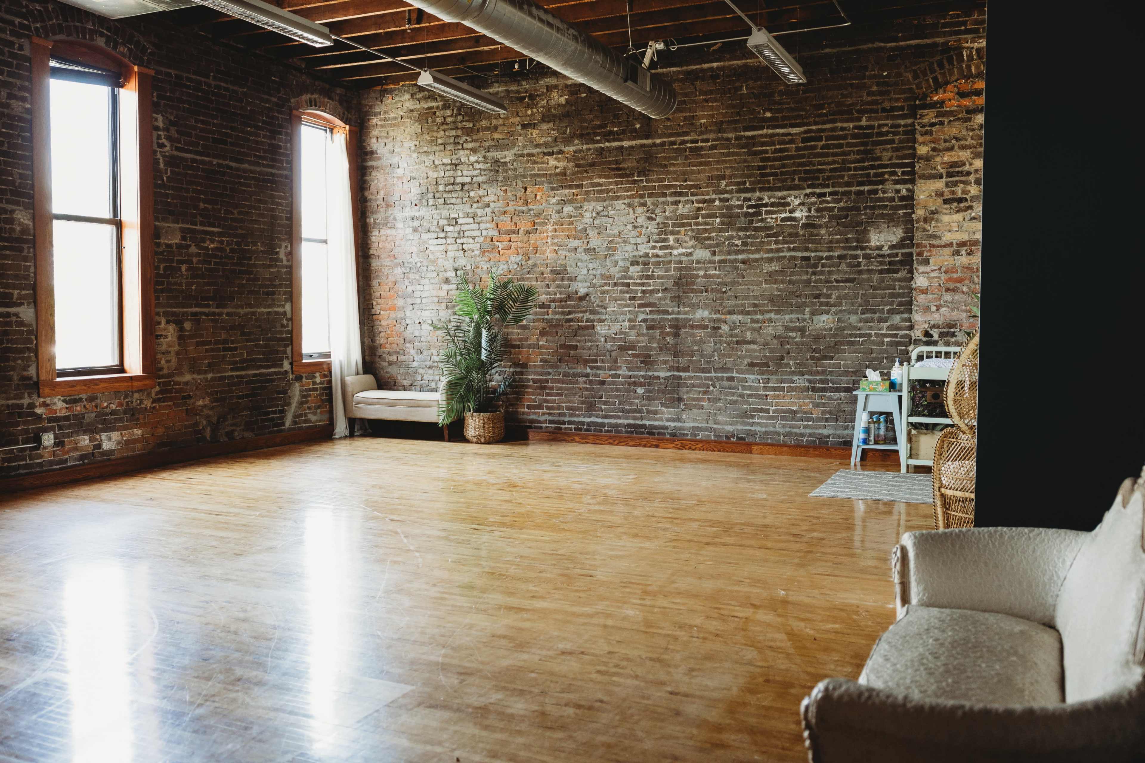 Historic Downtown Anoka Photography Studio/Meeting Space Image in Anoka, Anoka, MN