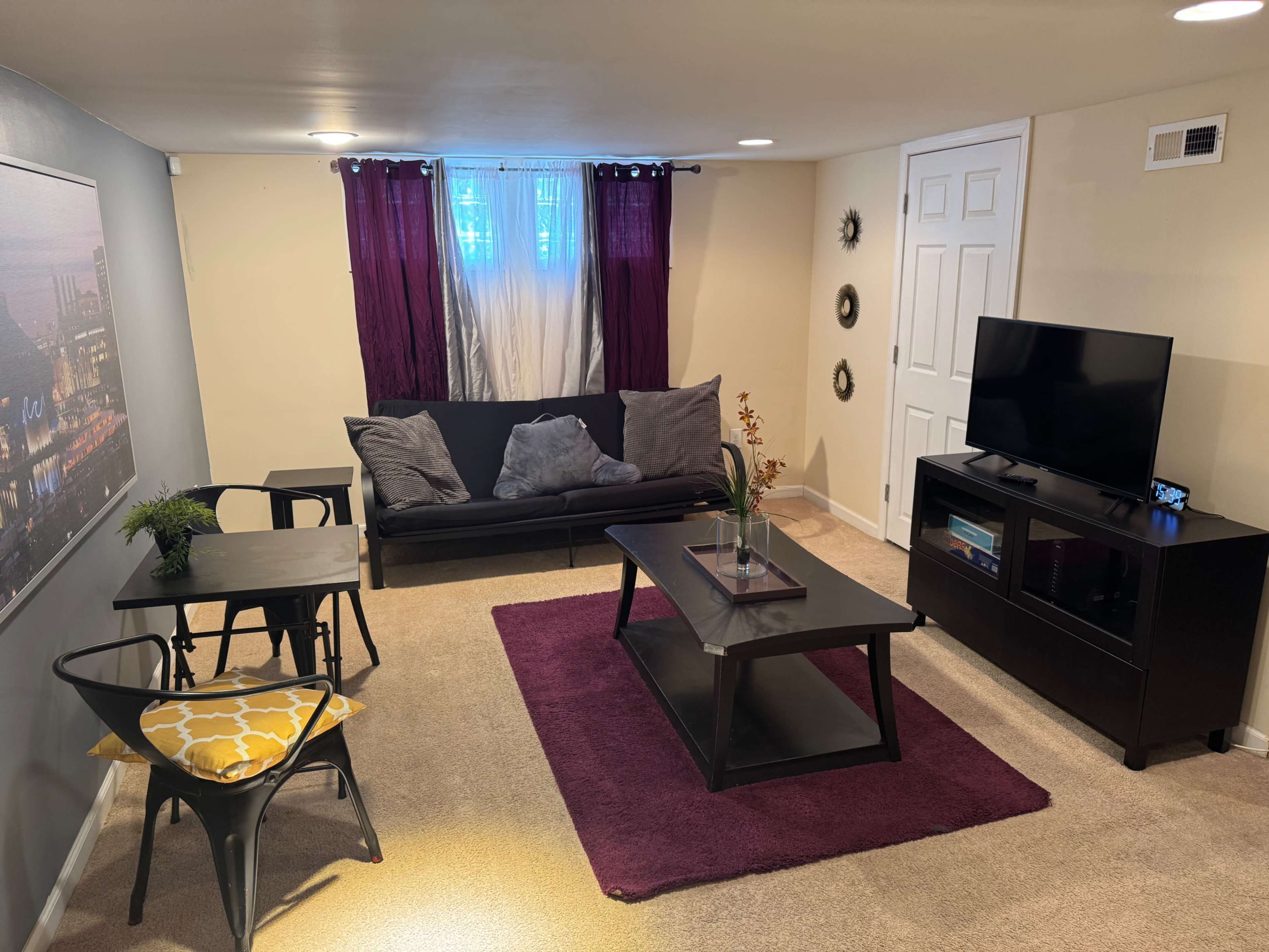 Charming and Cozy Space for Small Gatherings or Creative Projects Image in Howard Park, Baltimore, MD