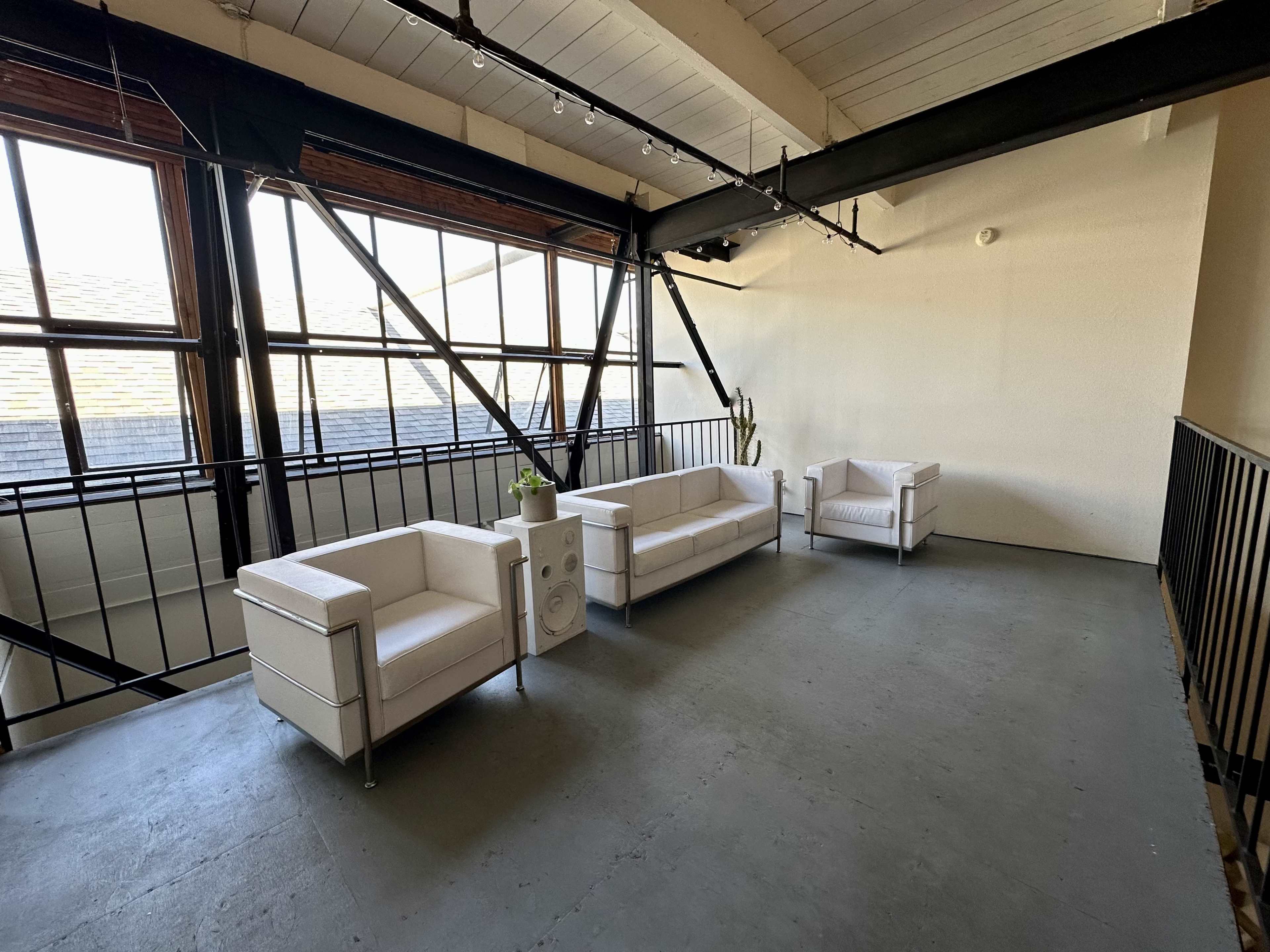 Big Unique & Urban Oakland Flex Loft/Studio Image in West Oakland, Oakland, CA