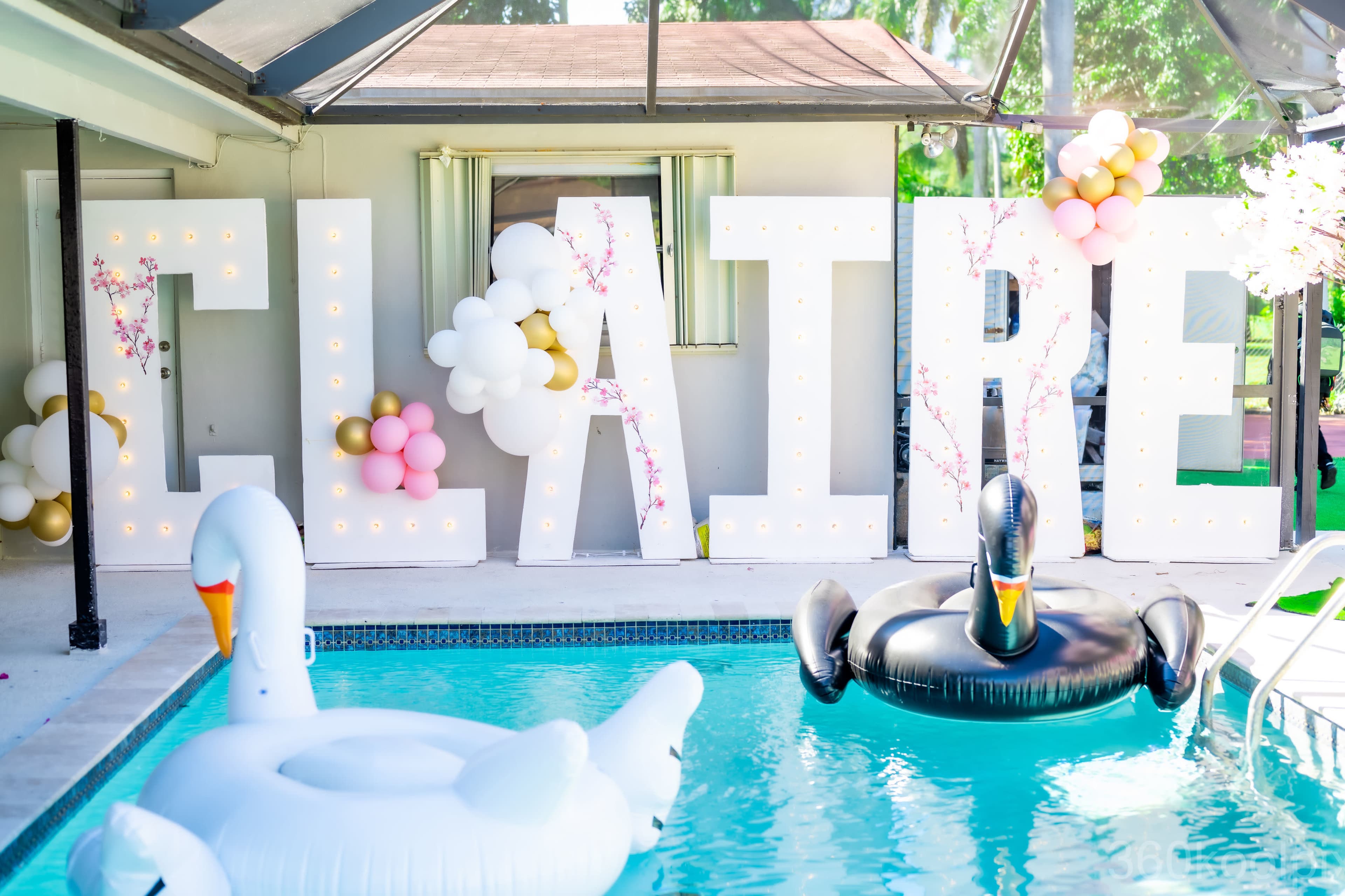 Perfect Outdoor Event Space with Pool & Full Kitchen! Image in , Miami, FL