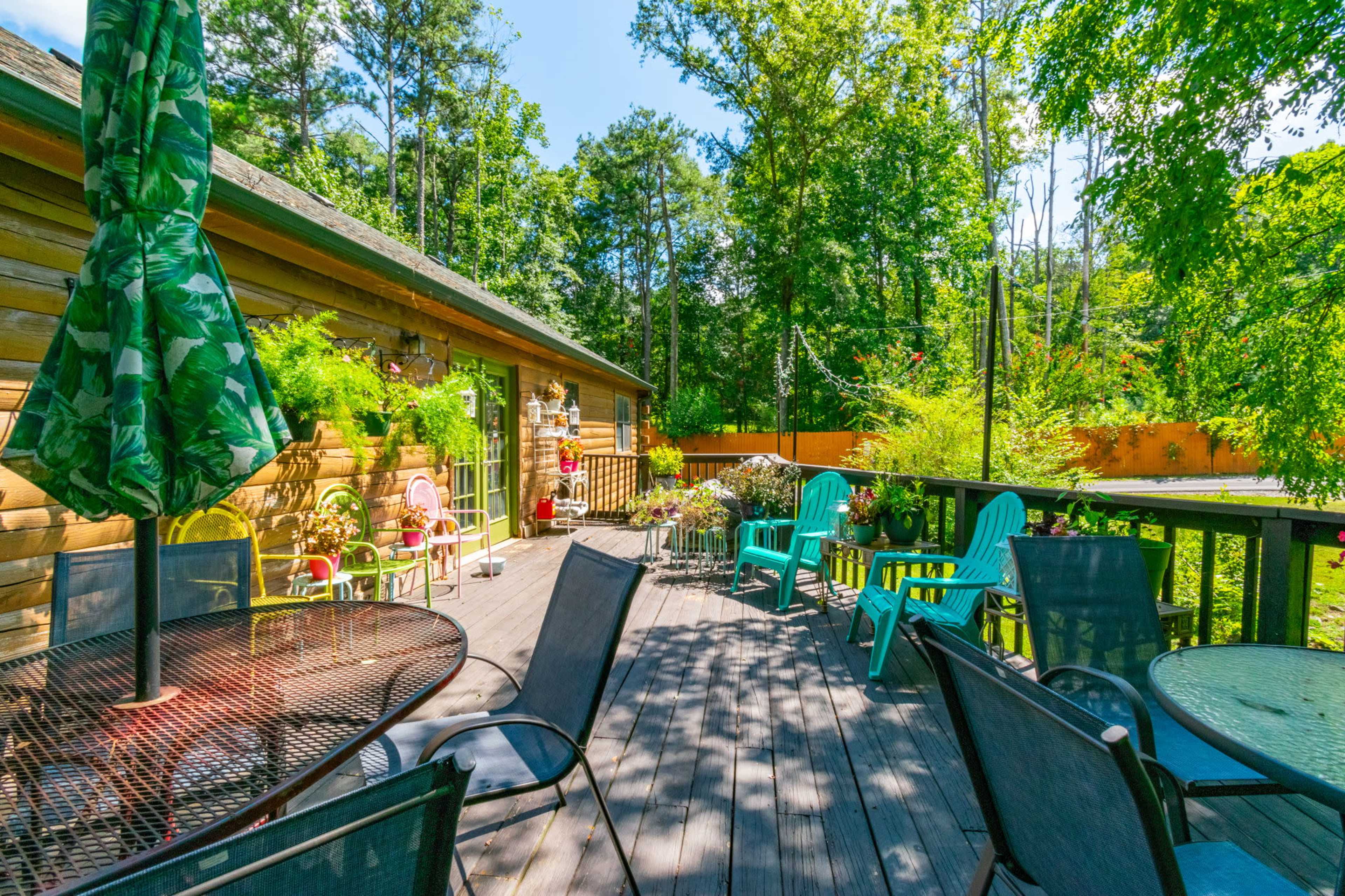 Cozy Log Cabin with Equestrian Ranch With Horses Image in , Ellenwood, GA