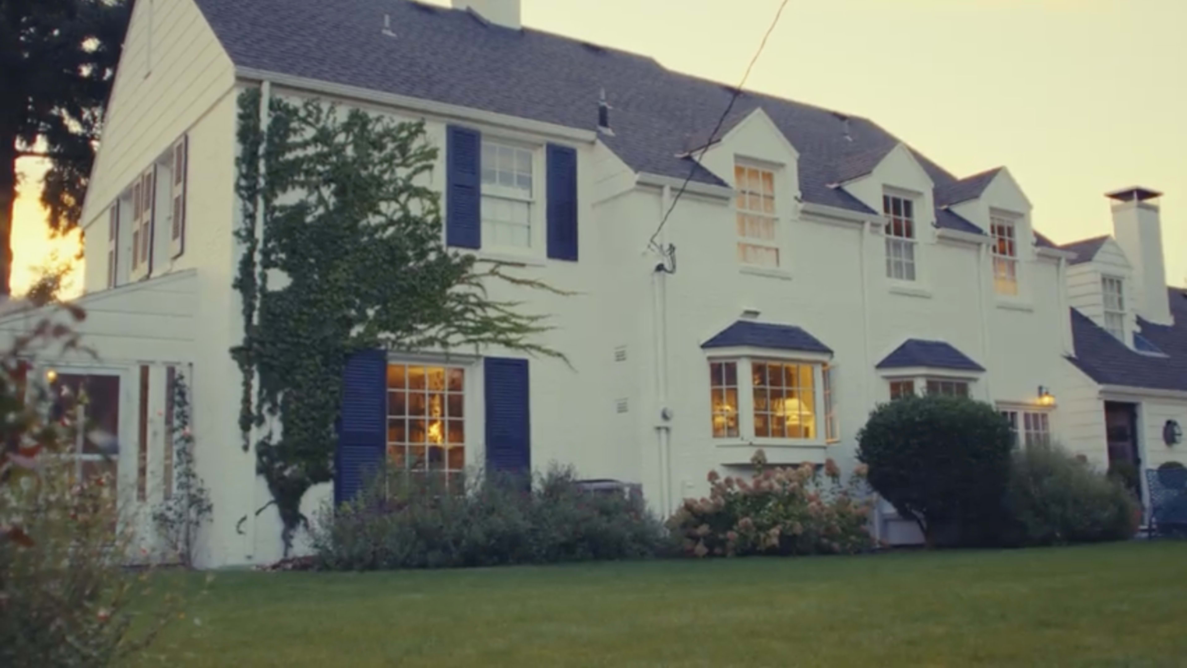 White Brick Colonial House with Spacious Backyard and Vintage Interiors Image in Edgewood Park, Vancouver, WA