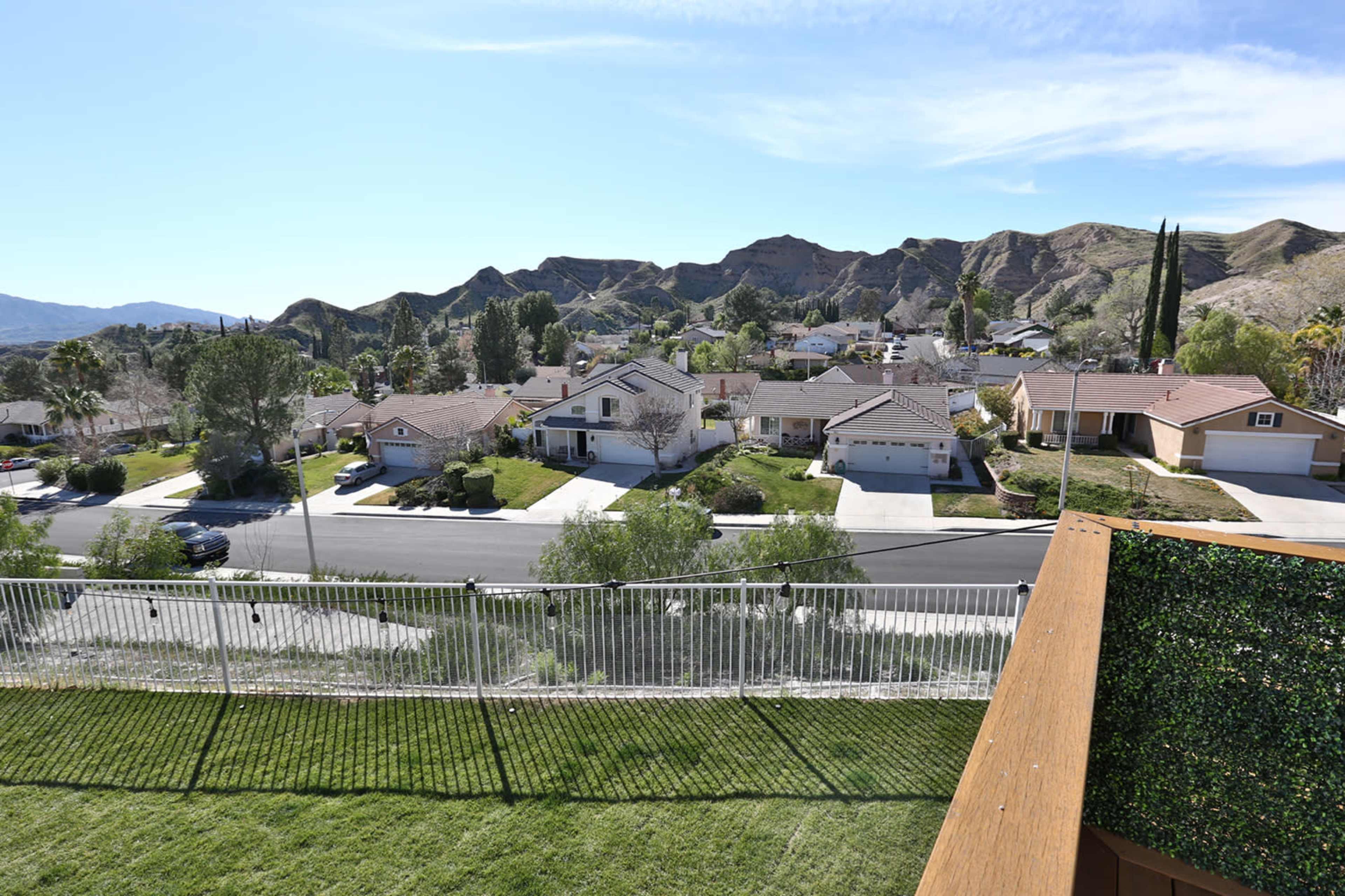 Classic Anywhere USA Home Image in Santa Clarita, Canyon Country, CA