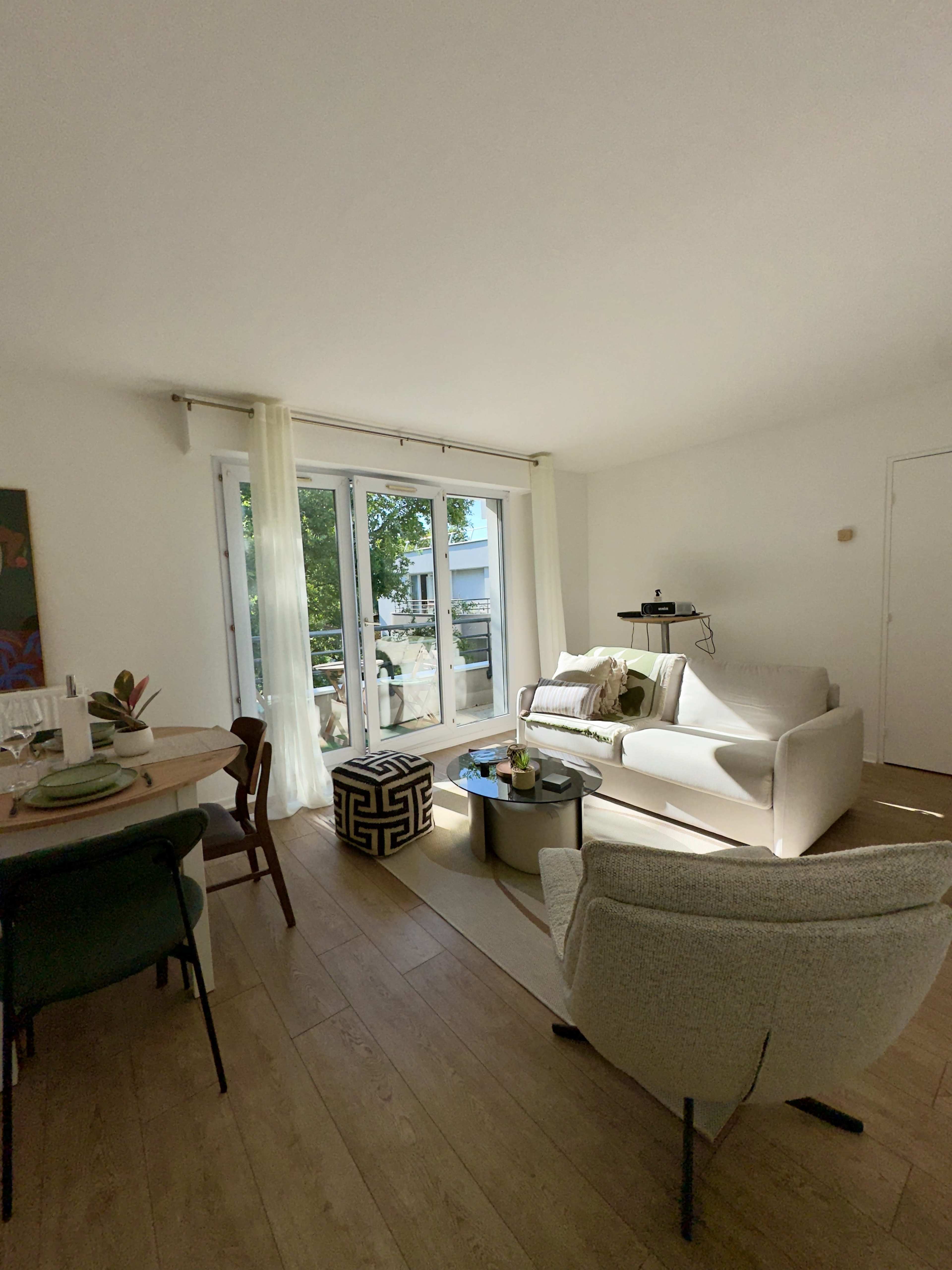 Loft élégant et minimaliste Image in , Champs sur Marne