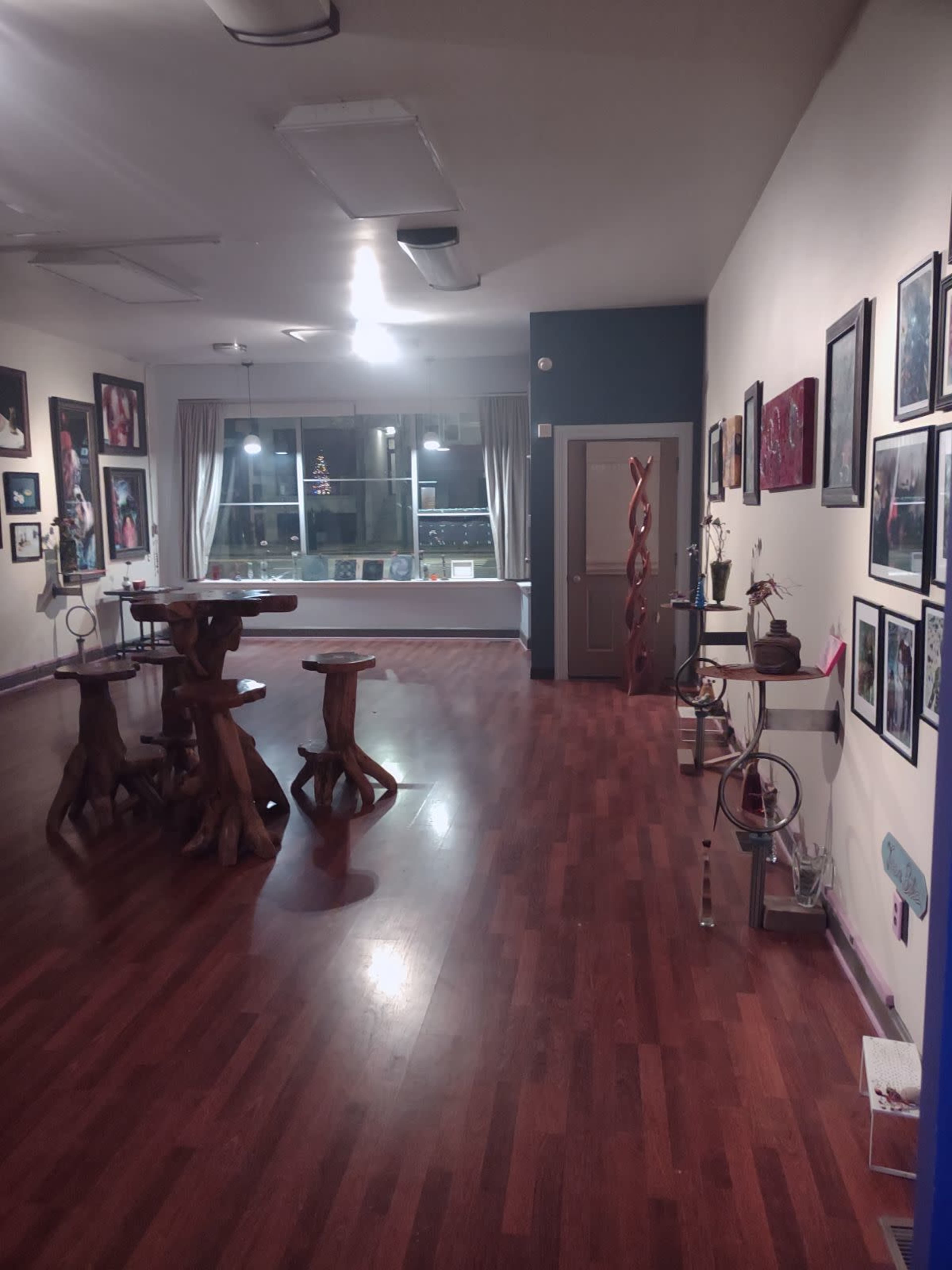 Big, Bright & Beautiful Art Gallery & Venue Space located in vibrant Lakeview / Roscoe Village. Image in Lake View, Chicago, IL