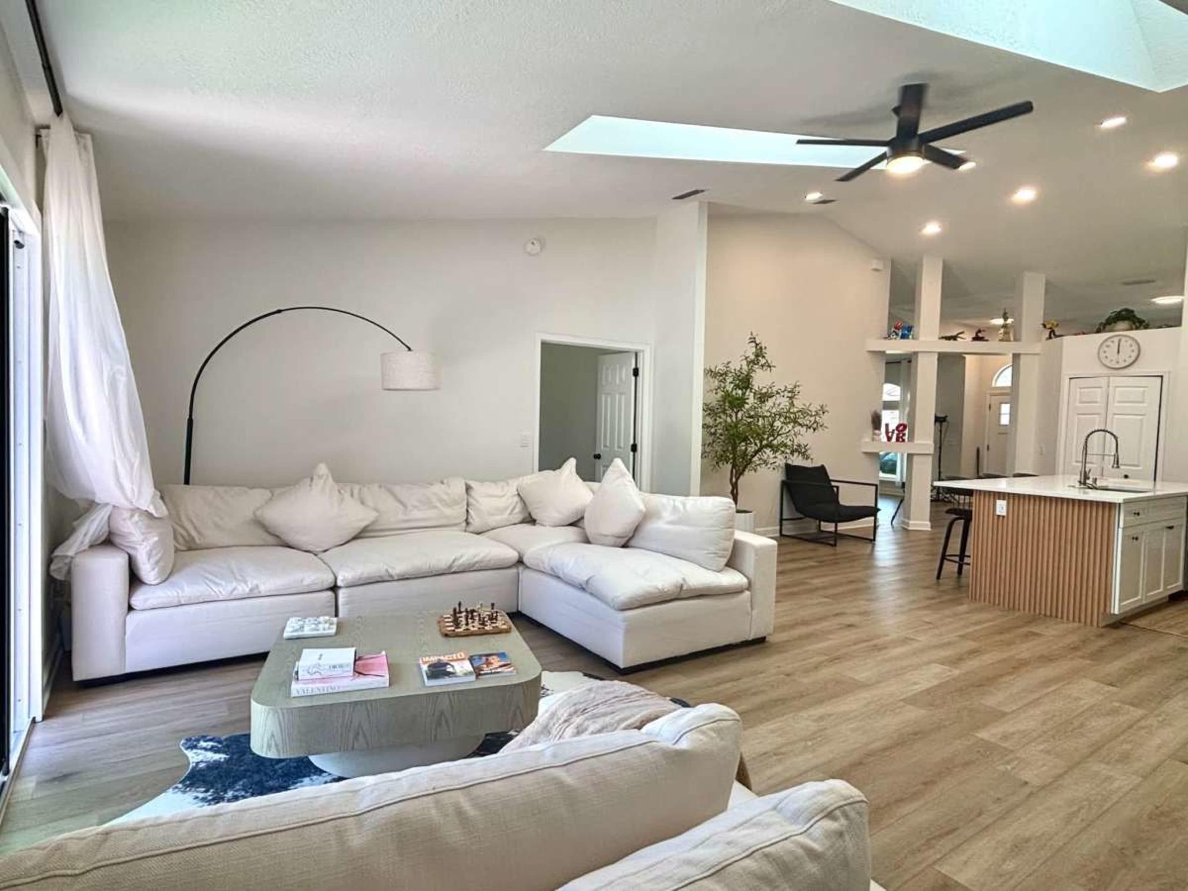 Luxury Jacksonville Family Home with Chic Minimalist Decor Image in Golden Glades/The Woods, Jacksonville, FL