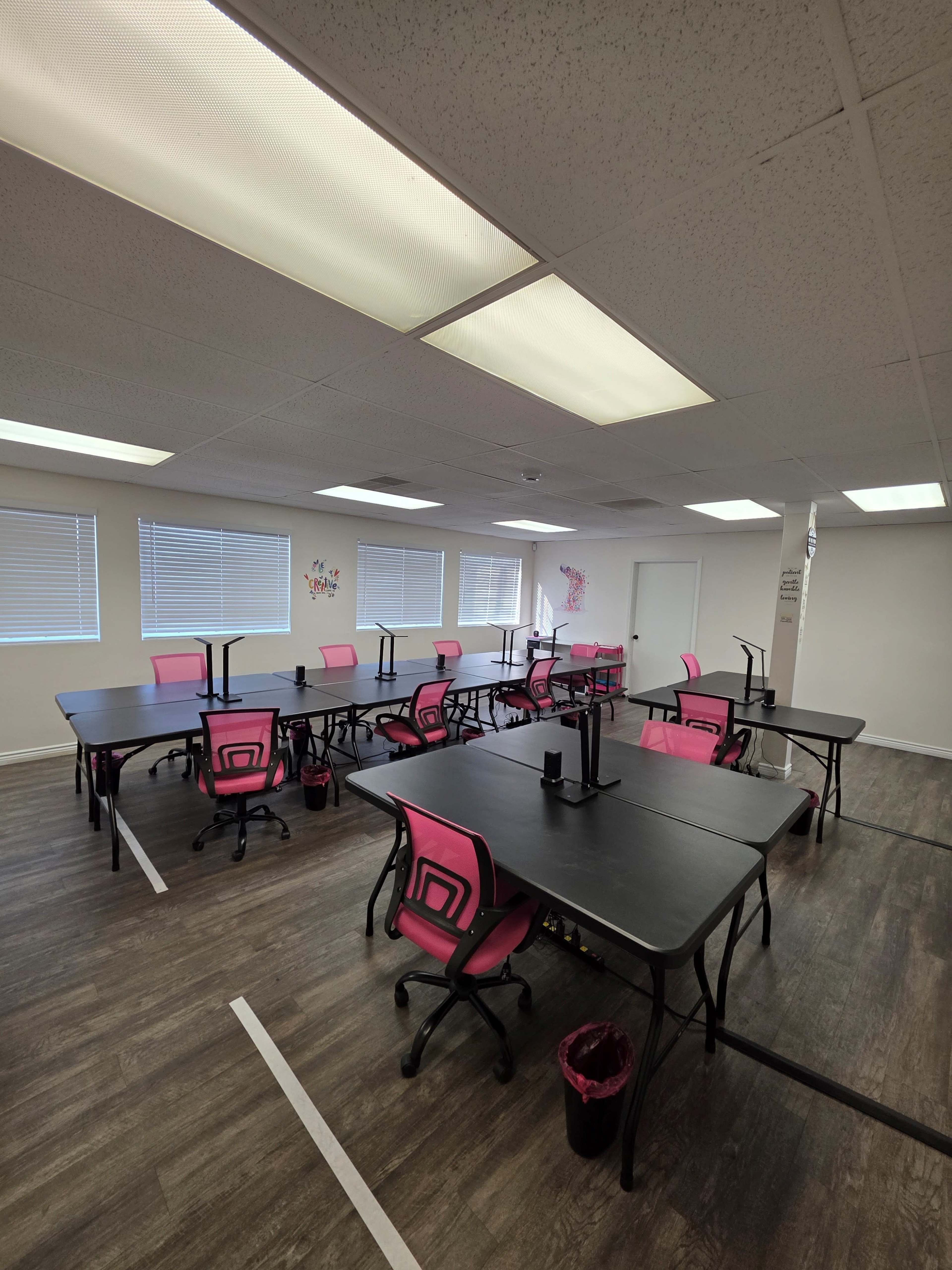 Creative Studio, Workshop, Classroom & Meeting Space Image in Lake Elsinore, Lake Elsinore, CA