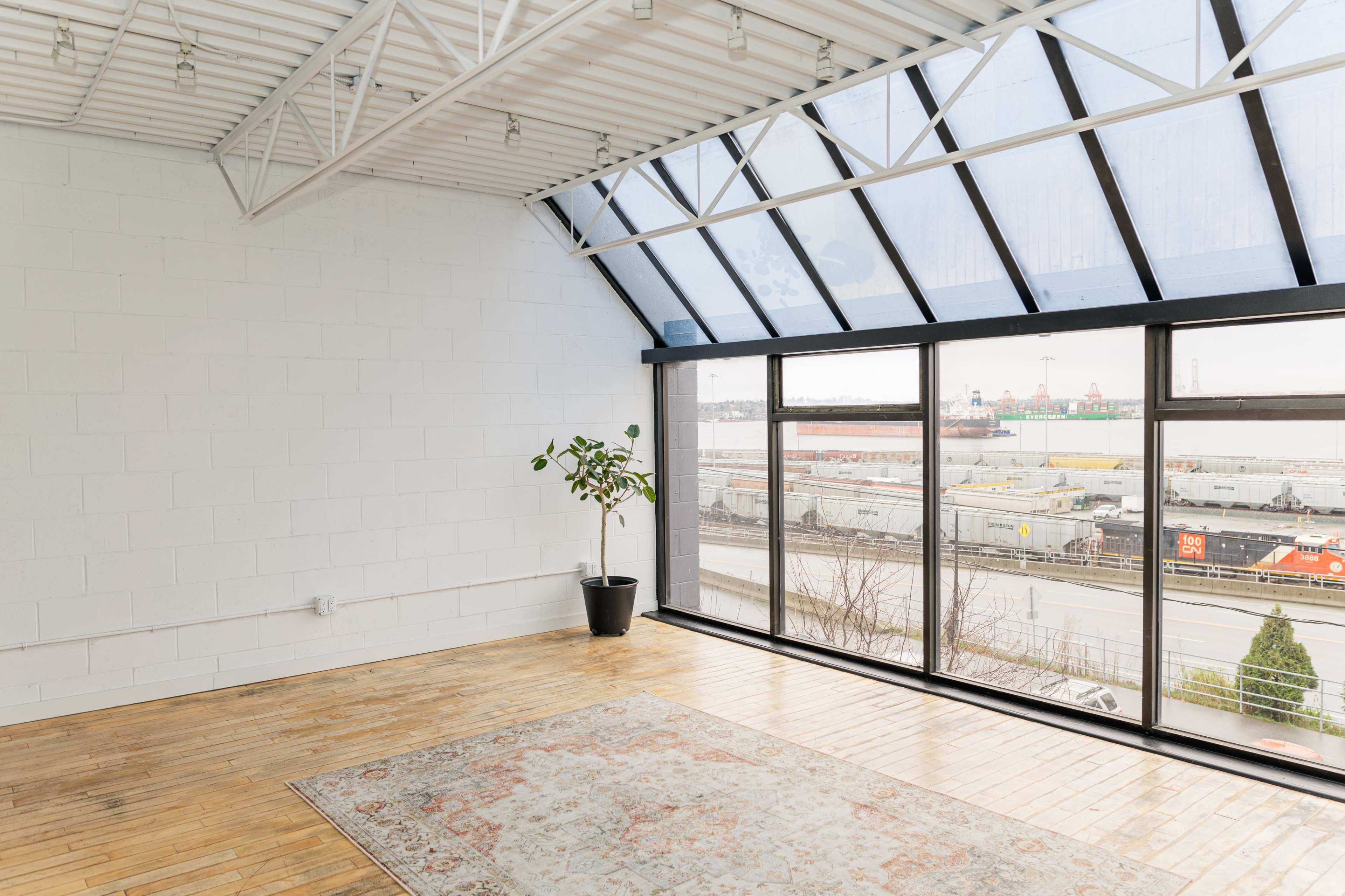 Shipyards Studio with amazing natural light Image in North Vancouver, North Vancouver, BC
