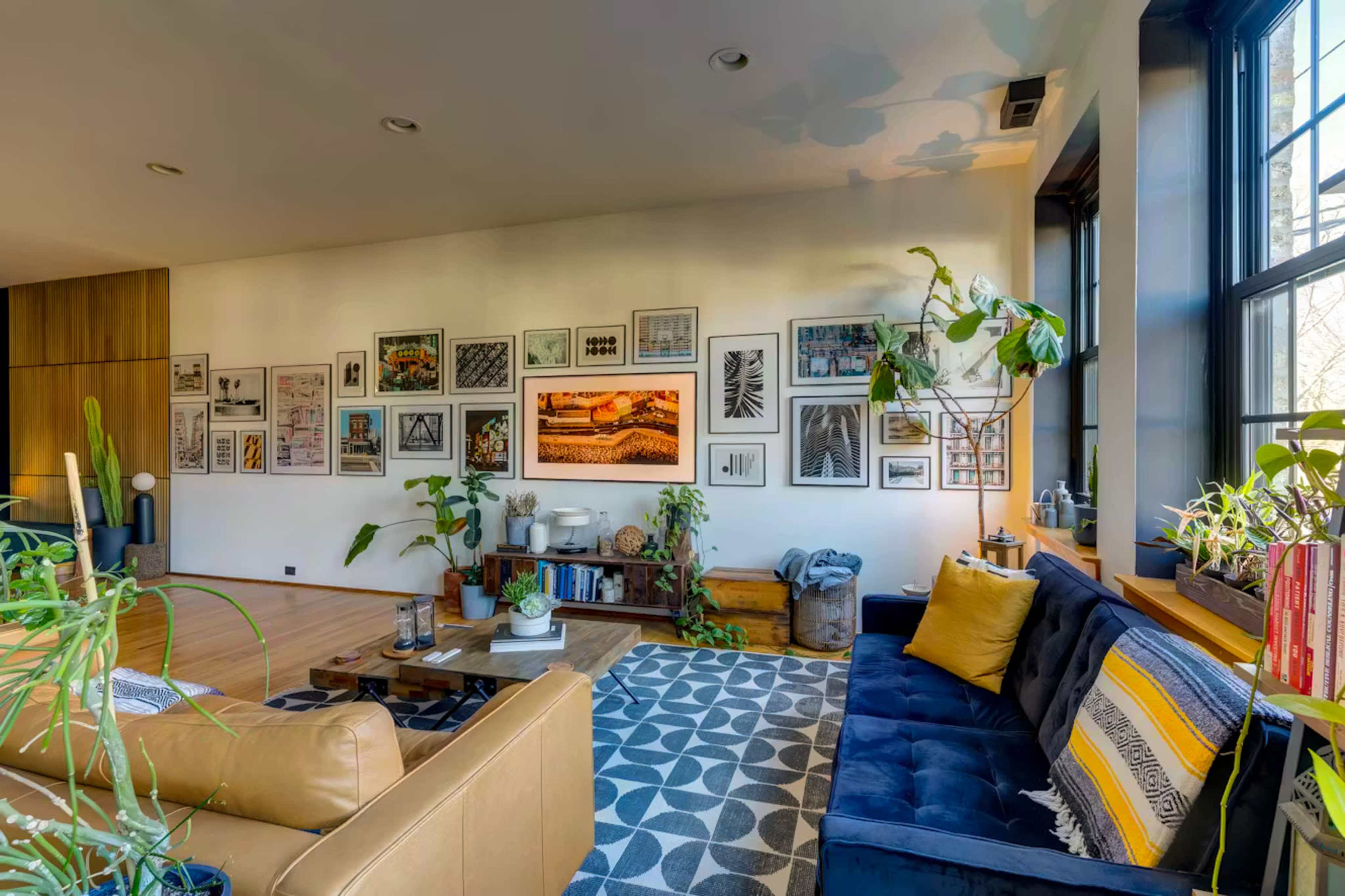 Industrial and Spacious Modern Loft Image in Uptown, Chicago, IL