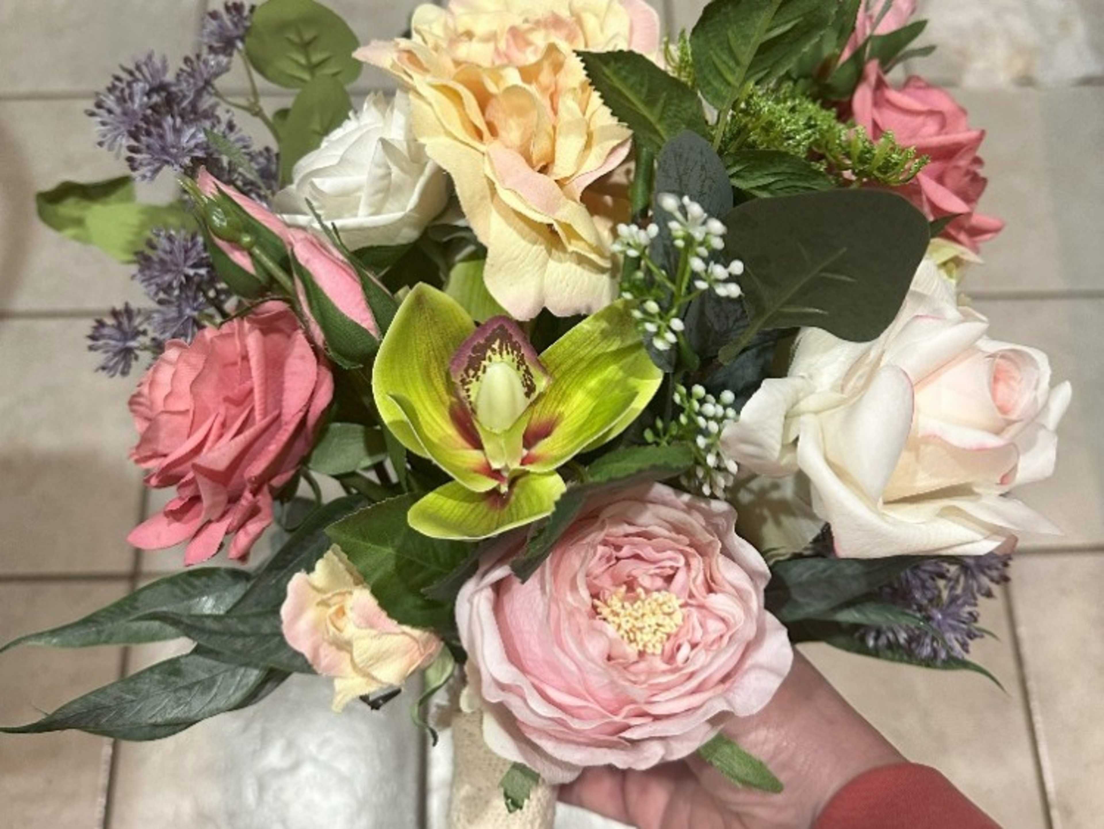 garden-inspired bouquet rental