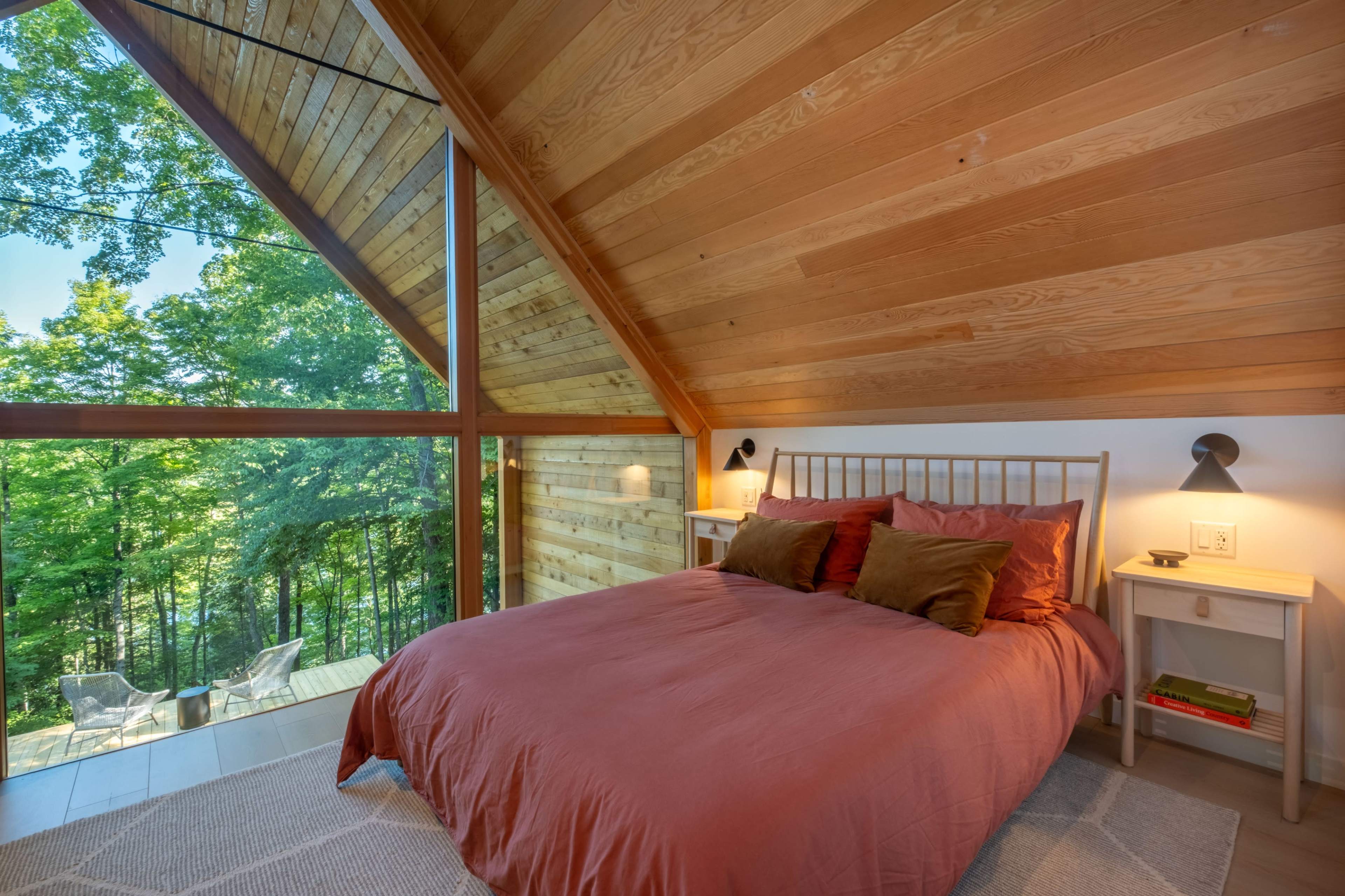 Modern Waterfront Cottage Image in Dysart and Others, Haliburton, ON