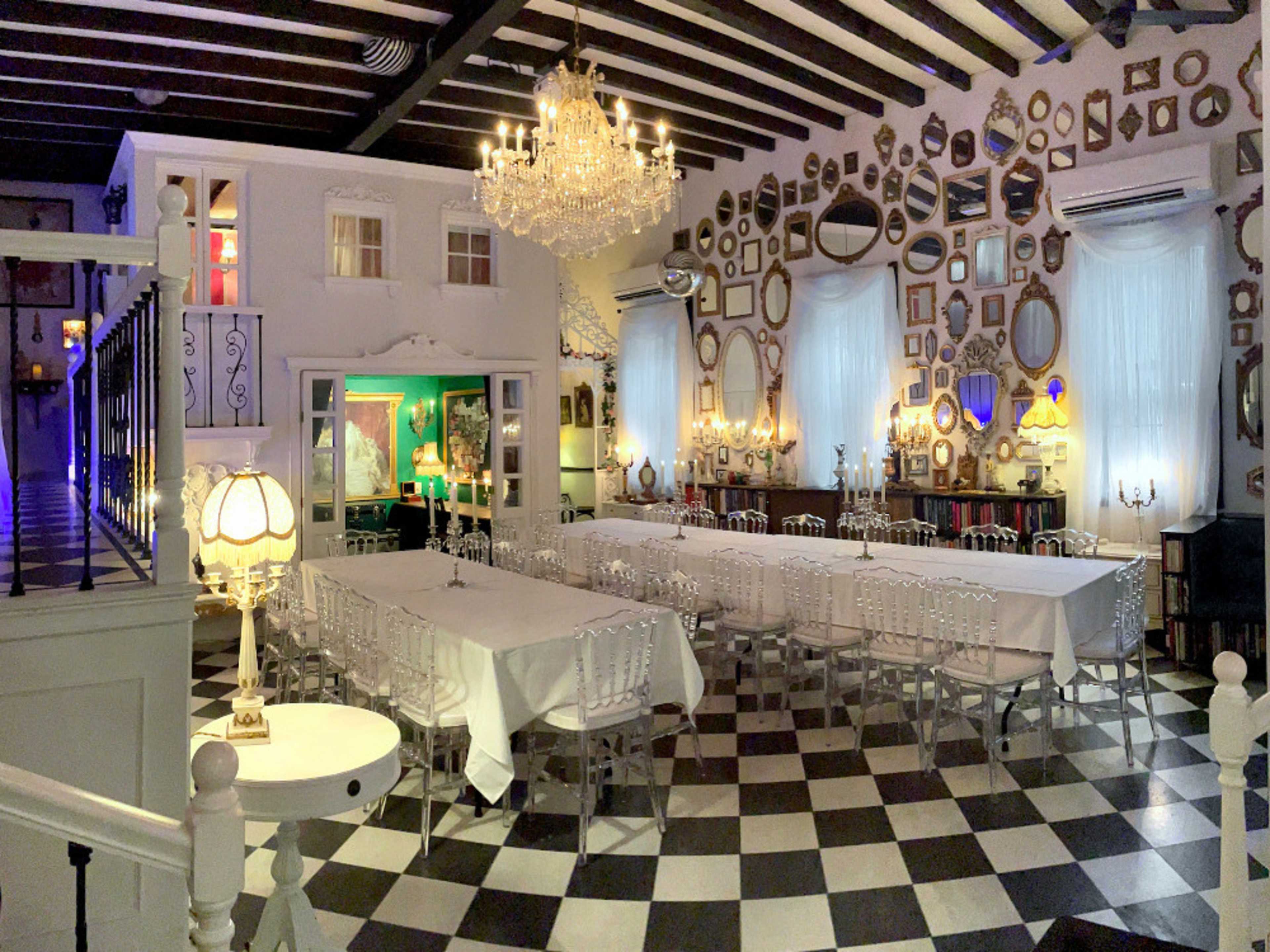 Full Dining Setup for 32