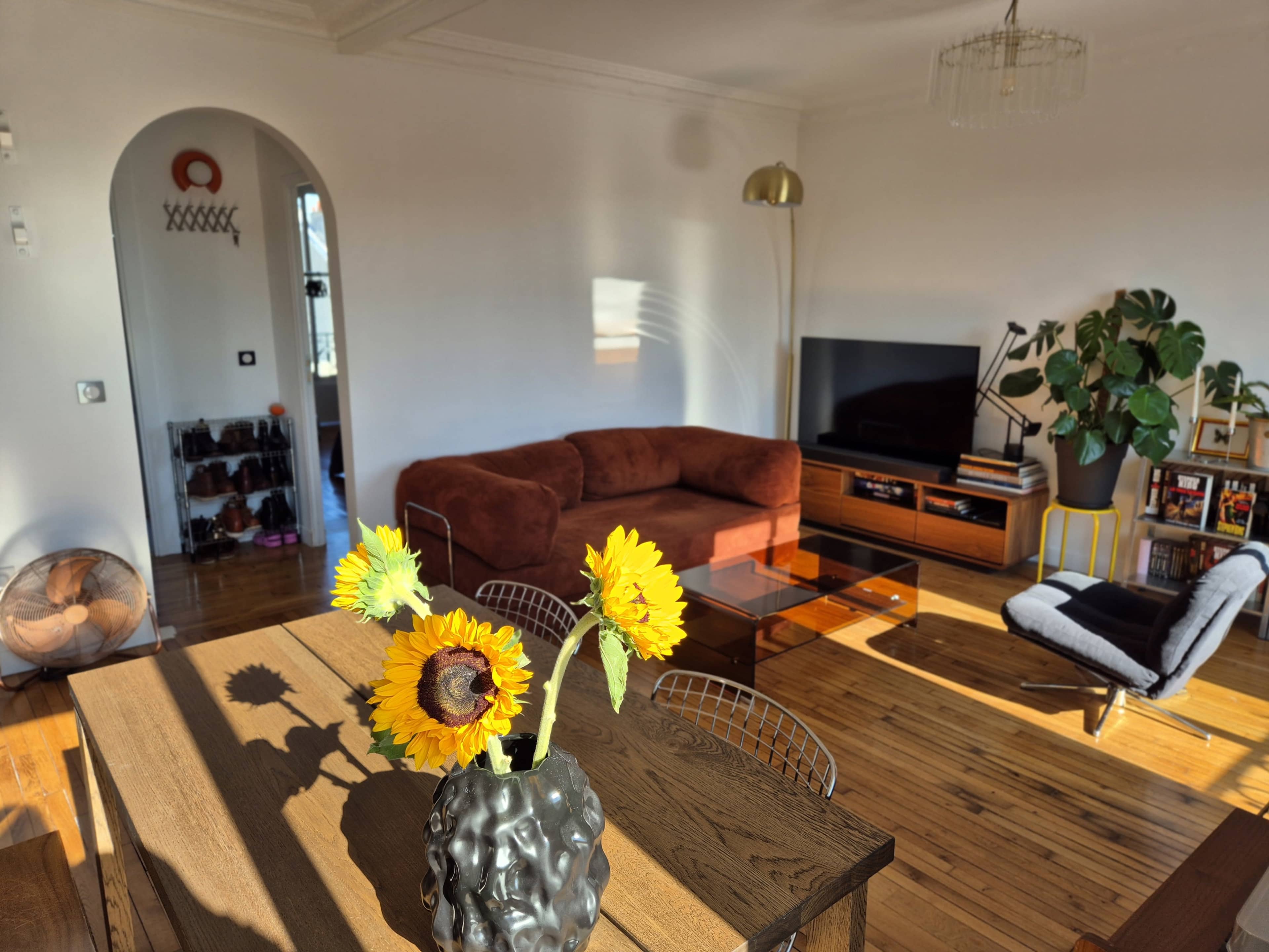 Appartement style mid-century modern avec balcon Image in , VINCENNES