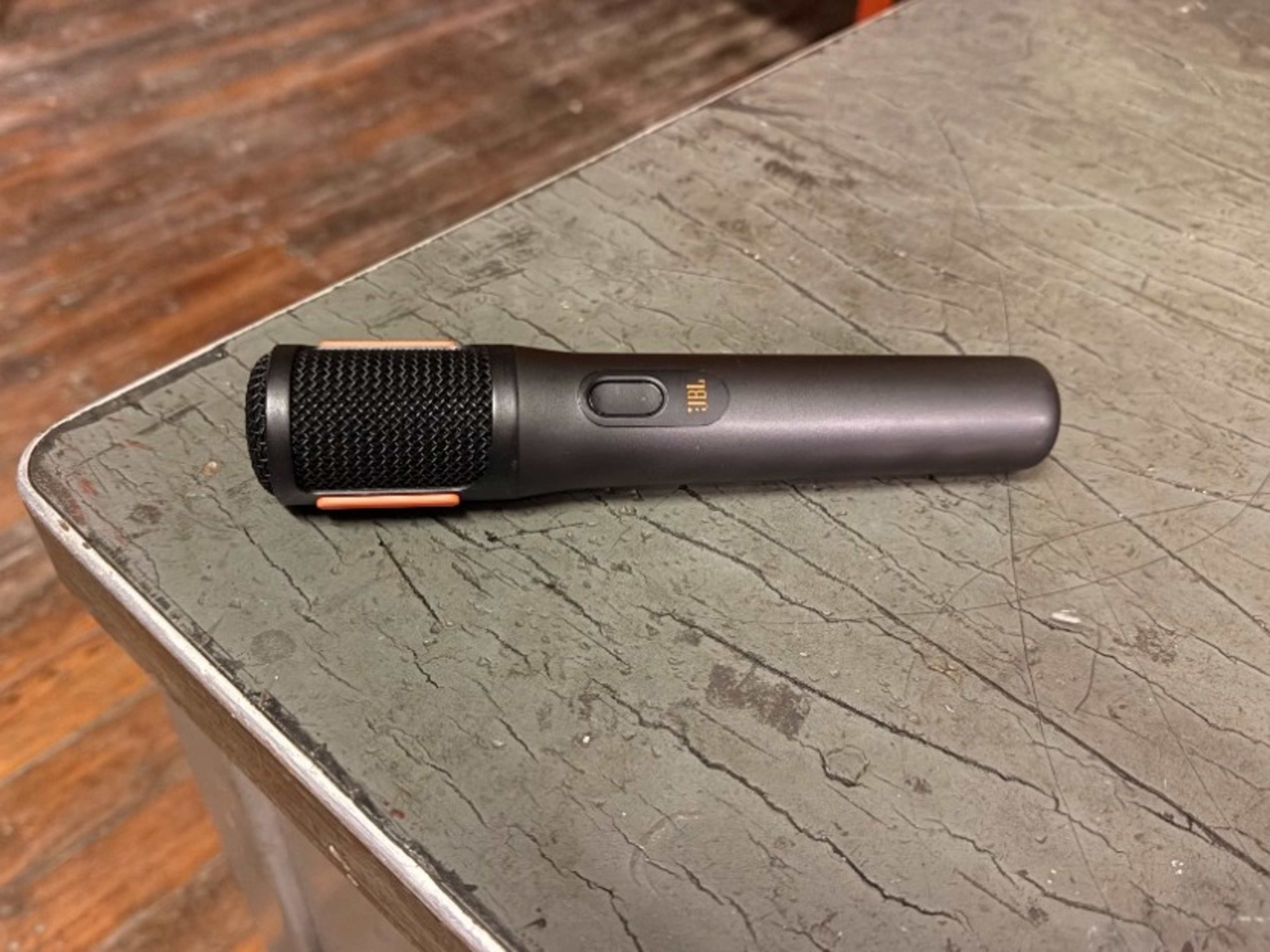 Wireless microphone