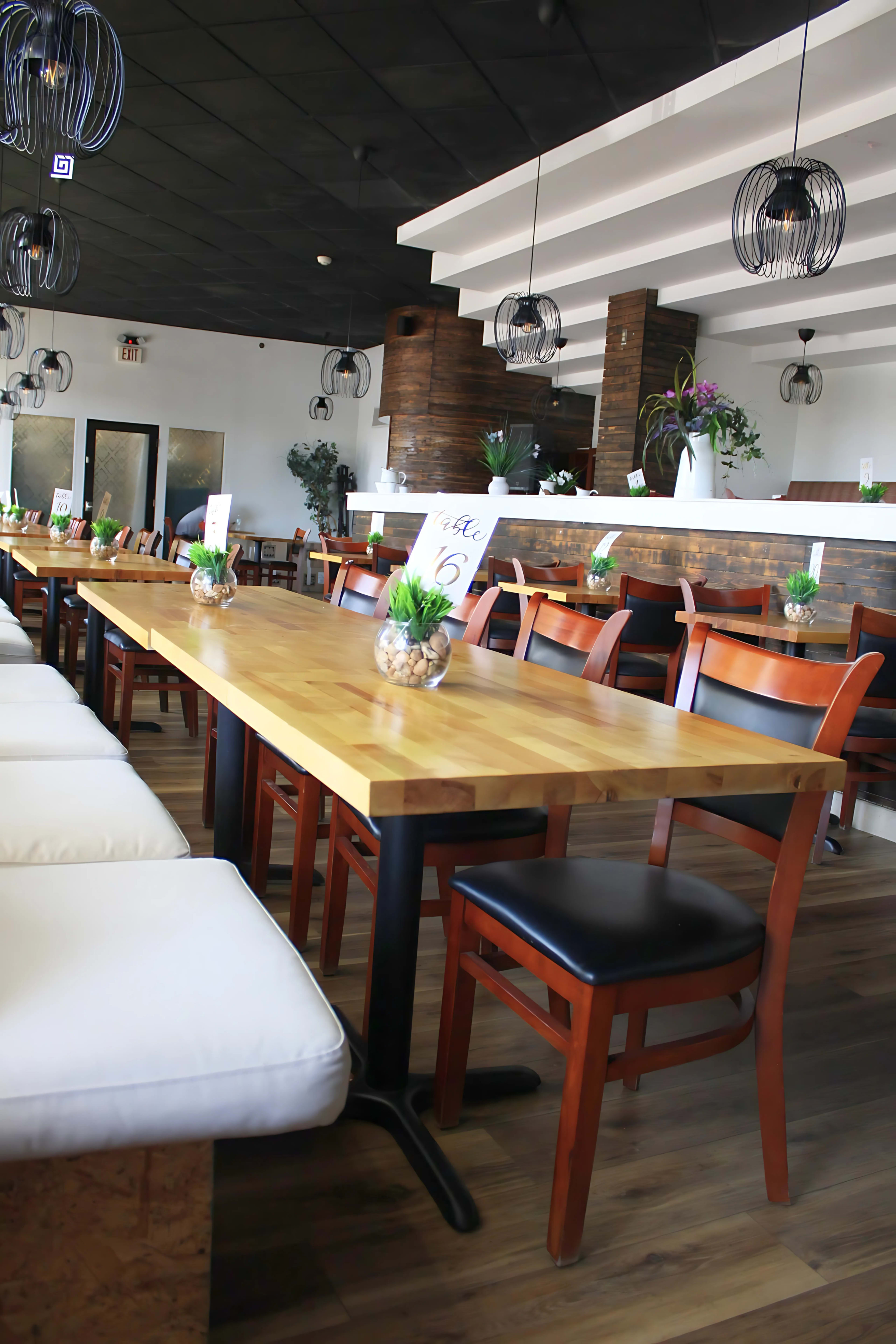 Perfect setting Restaurant/Lounge Image in Biscayne Gardens, Miami, FL