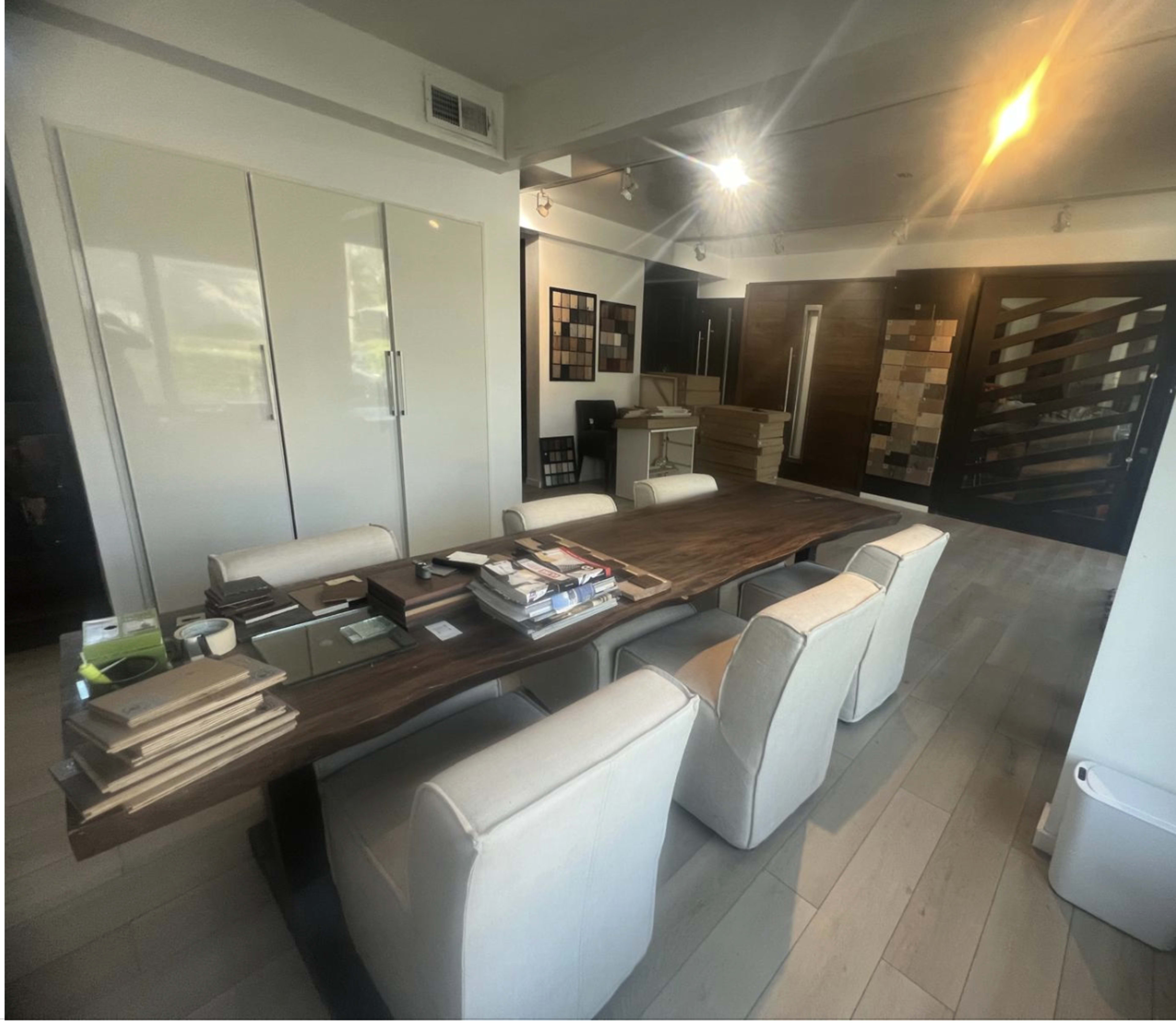 Bright & Private Midtown Conference Room – Perfect for Meetings & Creative Sessions Image in Edgewater, Miami, FL