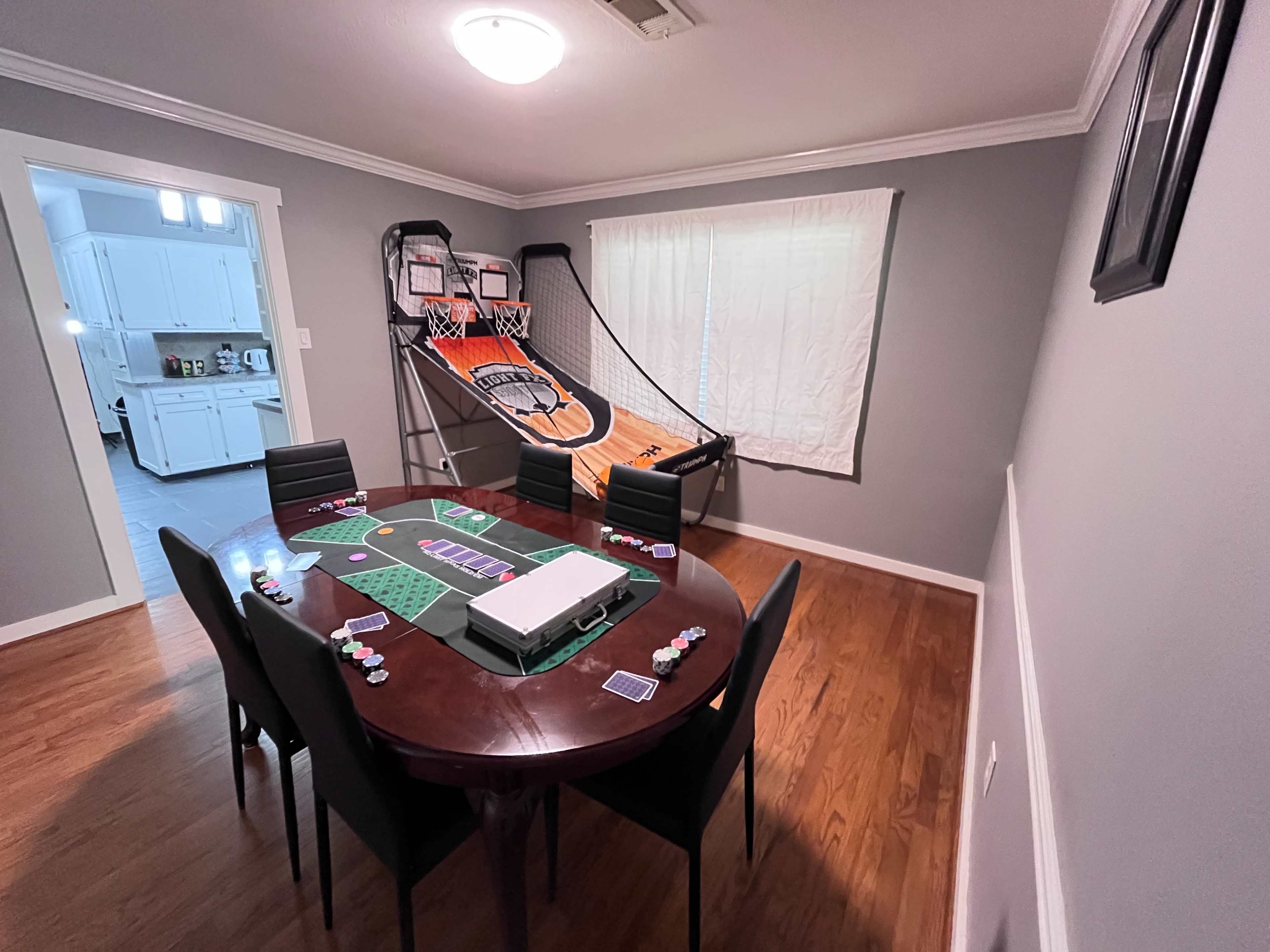 Cozy Escape W/GameRoom•HSWifi•Aprox 10Min to NRG Image in Westbury, Houston, TX