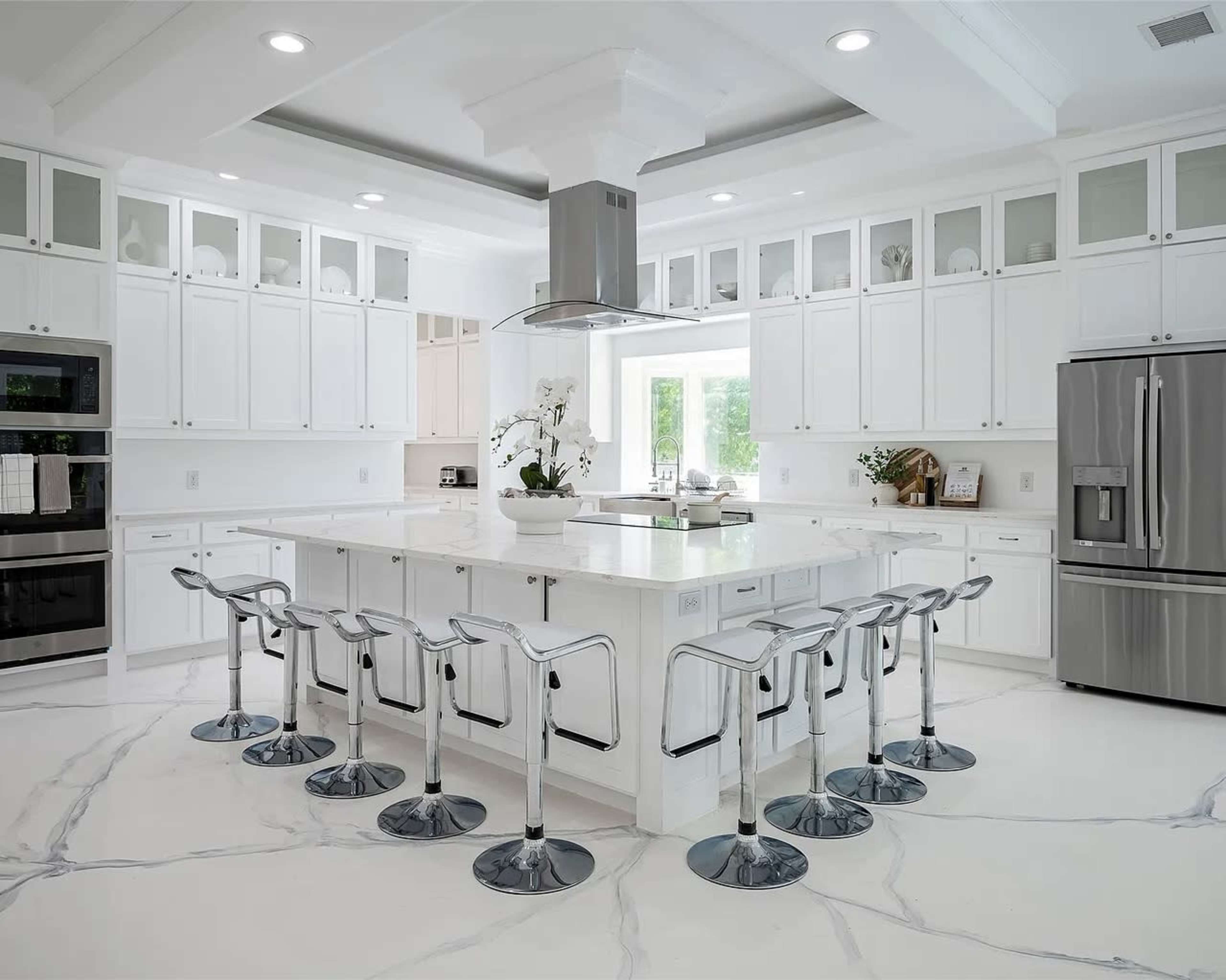 Modern Kitchen + Dining Space in Dallas Mansion Image in Cedar Hill, Cedar hill, TX
