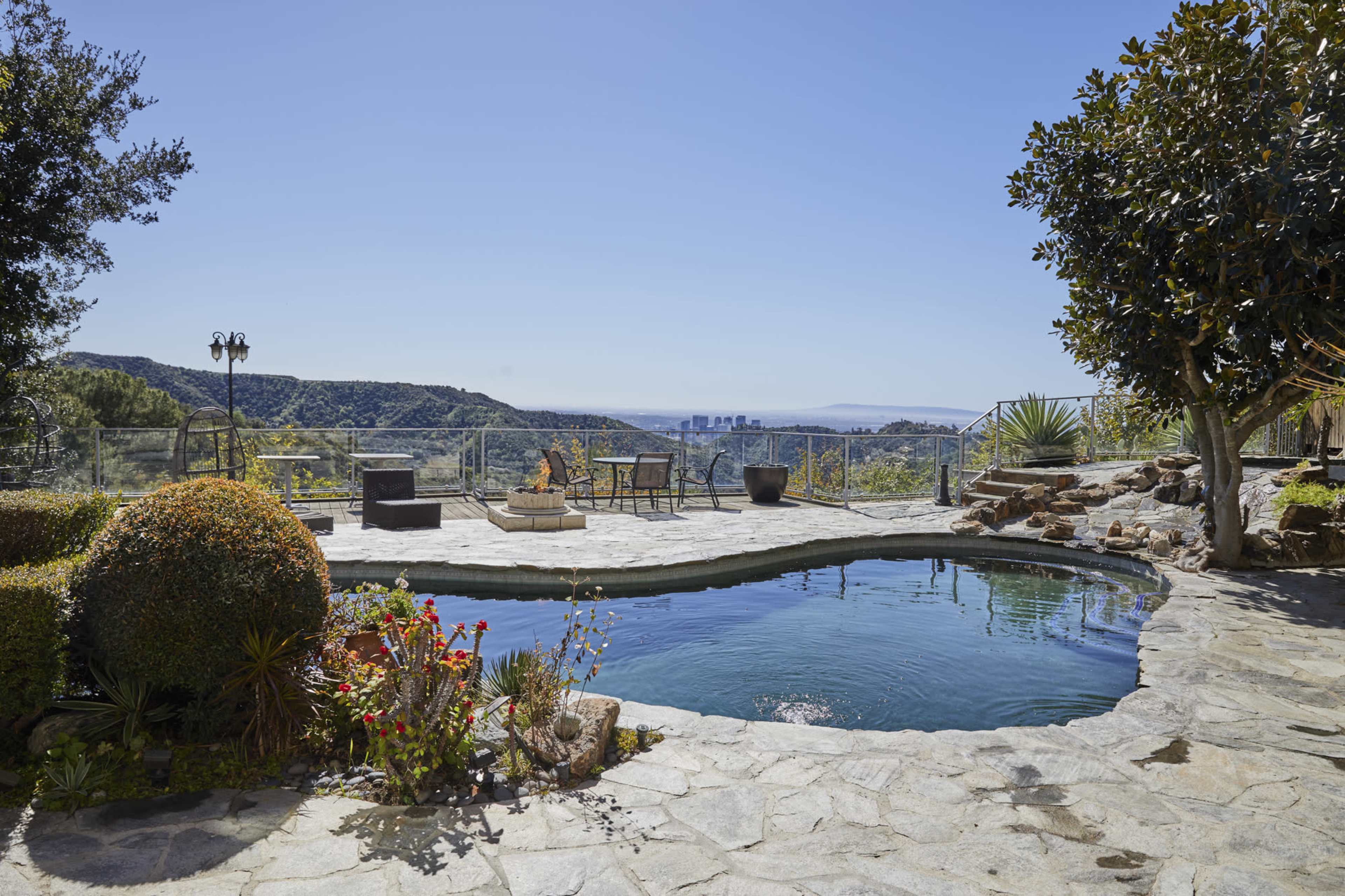 Beautiful House Image in Beverly Crest, Los Angeles, CA