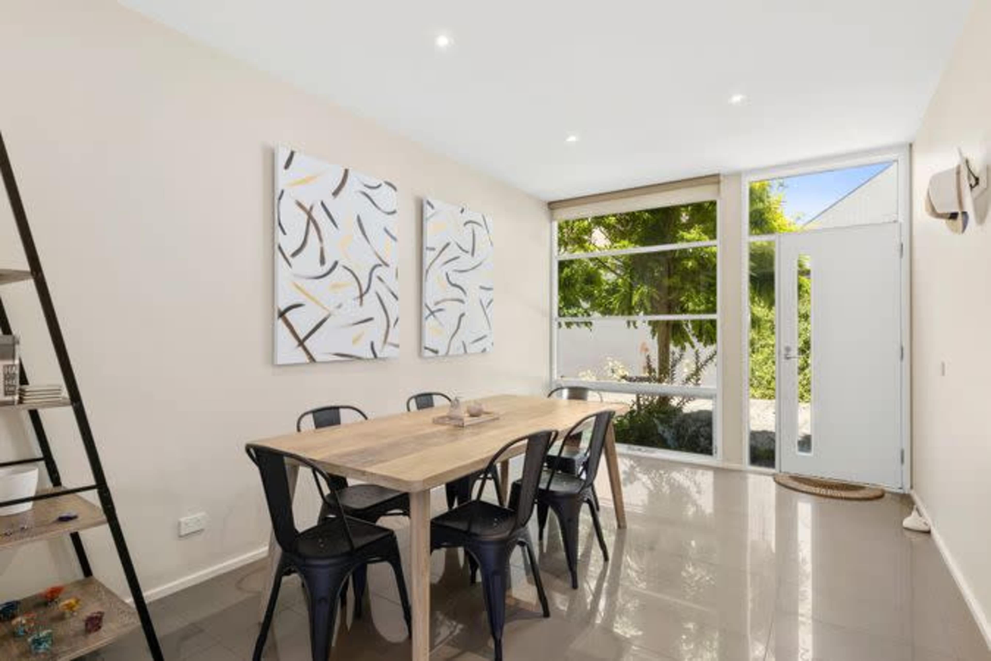 Modern, luxurious, townhouse in a seaside locale Image in Barwon Heads, BARWON HEADS, VIC
