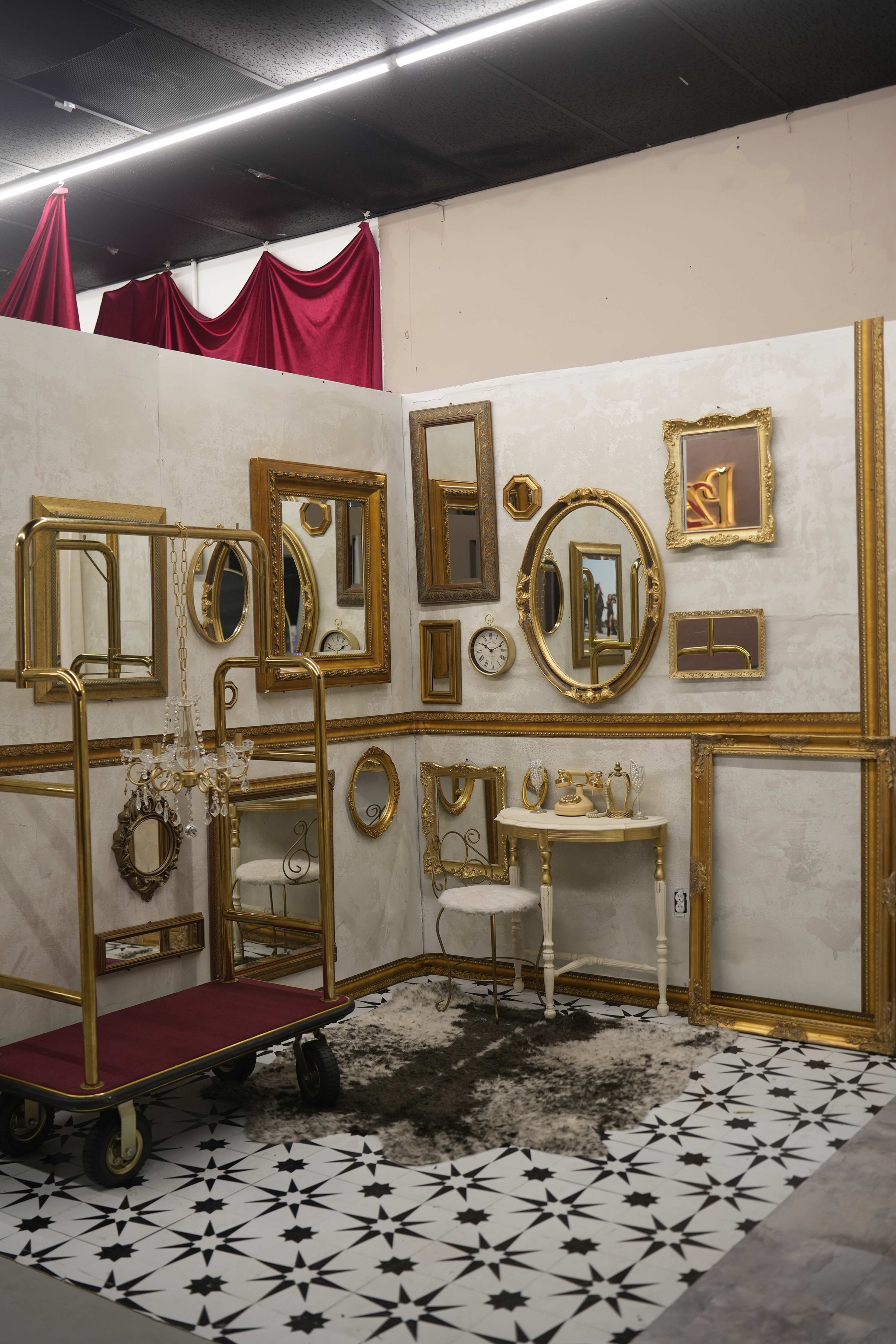 Old Money Set: Multiple Gold Mirrors – w/ Cyclorama wall, Backdrops &  Lighting Equipment Image in Miramar, Miramar, FL