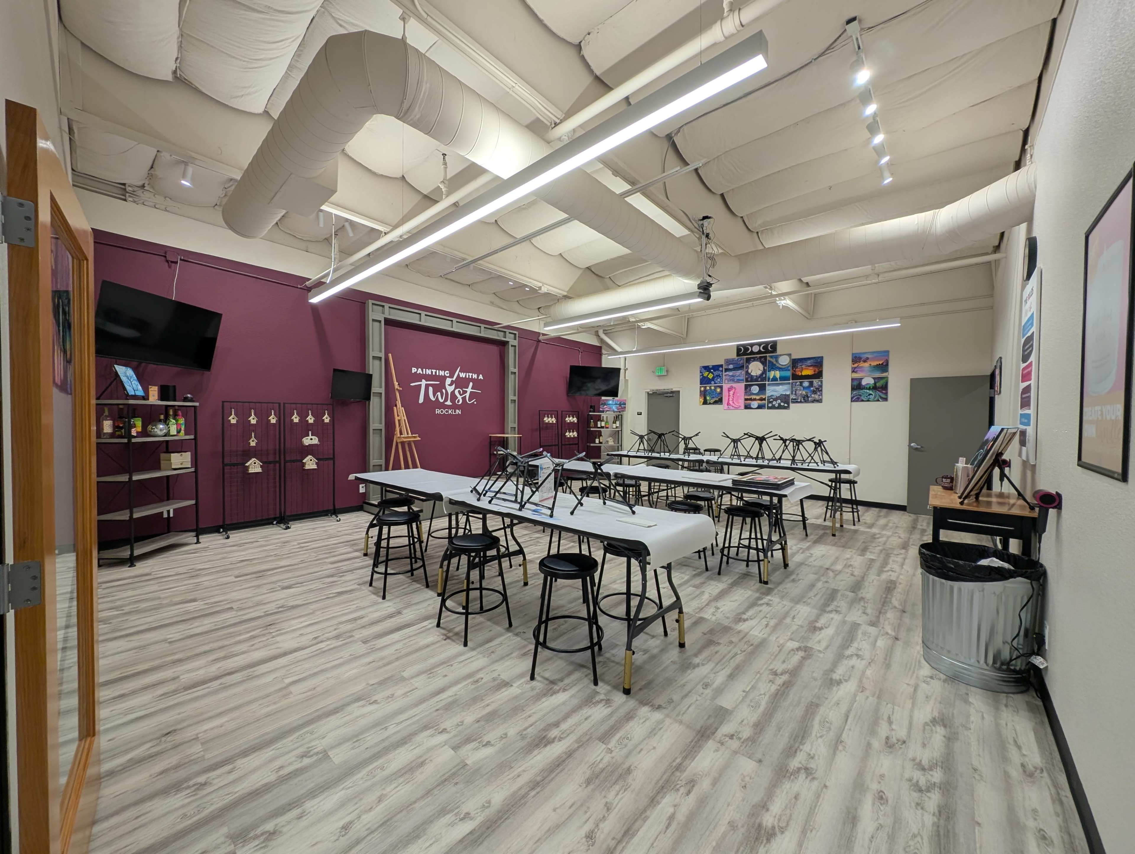 Large clean studio space close to the I-80 freeway and local shopping. Image in Rocklin, Rocklin, CA