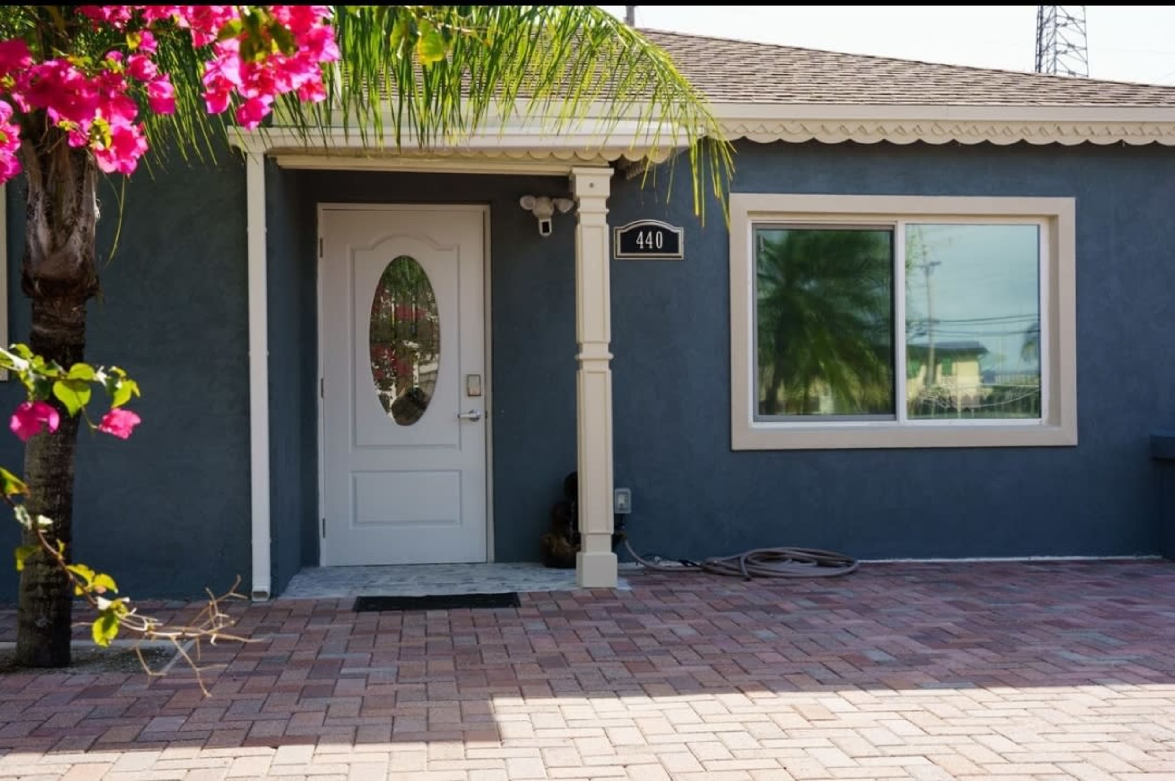 Charming Beachside Retreat: Versatile 2BR/1BA Haven for Events, Meetings, Shoots, Workshops, Etc. Image in Parker Ridge, West Palm Beach, FL