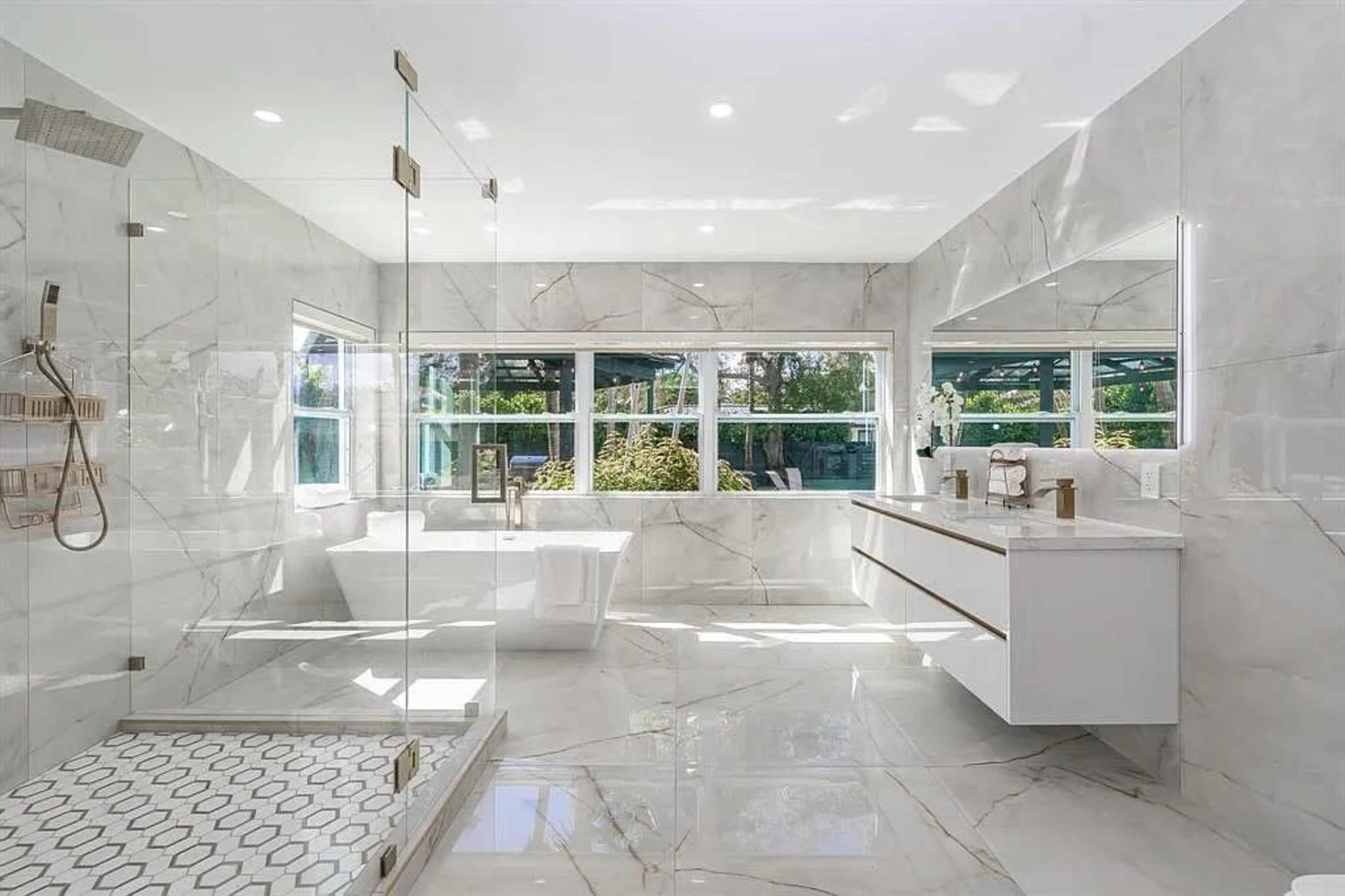 Large Luxury House with tons of Natural Light Image in Palmetto Bay, Palmetto Bay, FL