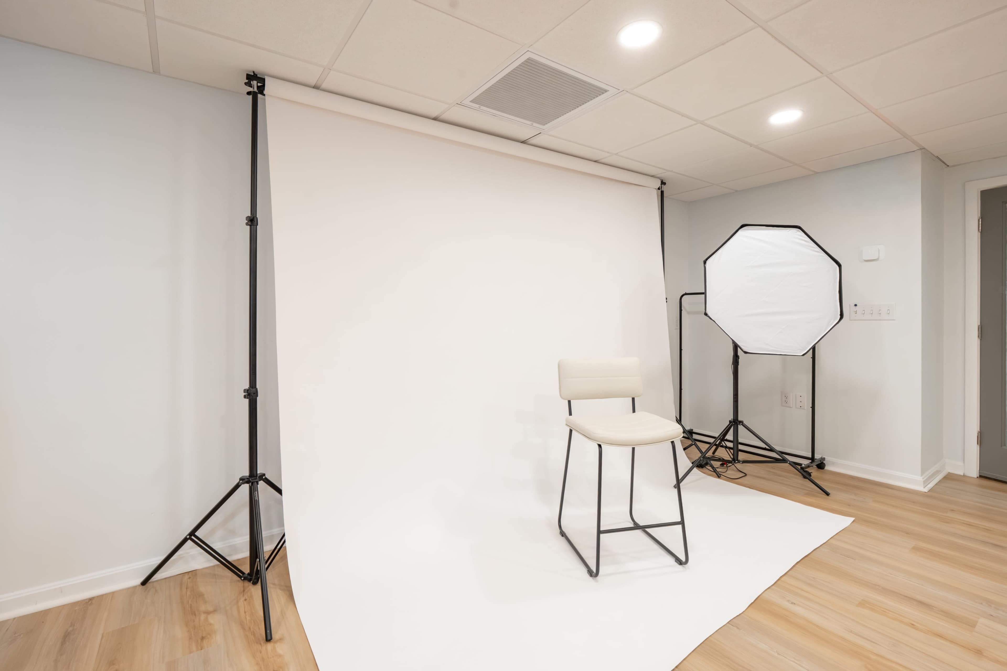 Bright, Versatile Content Creation Studio in Bedford, NH Image in Bedford, Bedford, NH