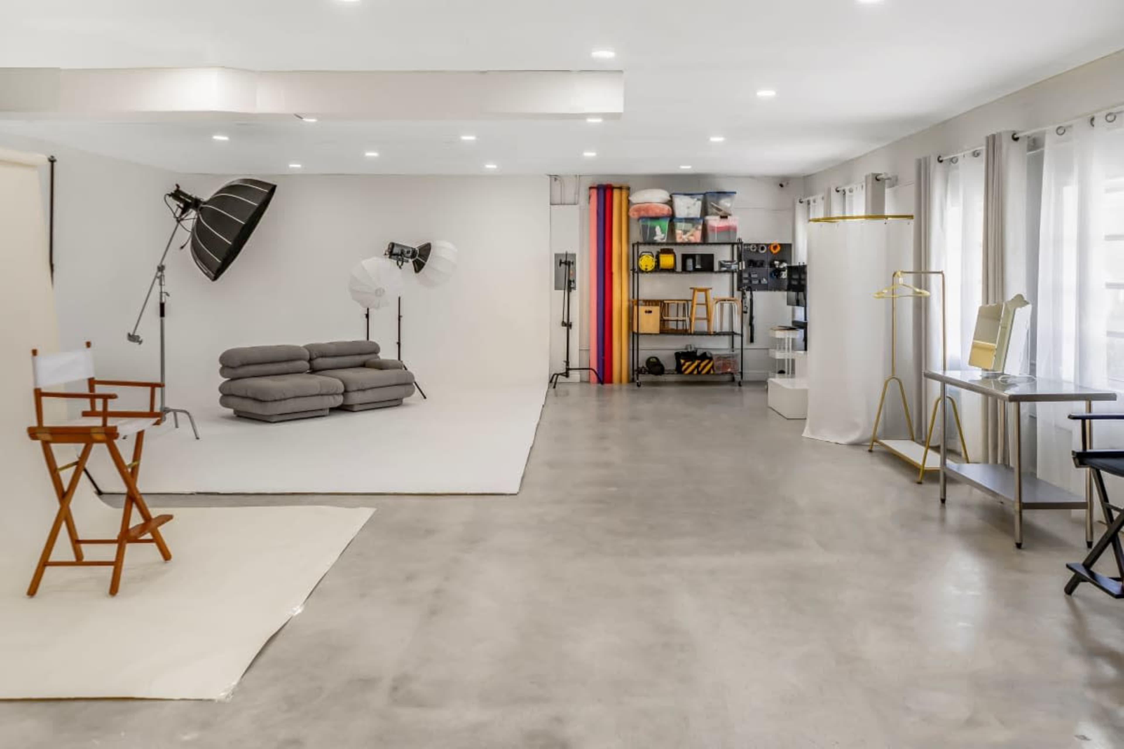 Luxury Miami Content Studio with Cyc Wall and Chic Area Image in Glenvar Heights, Miami, FL