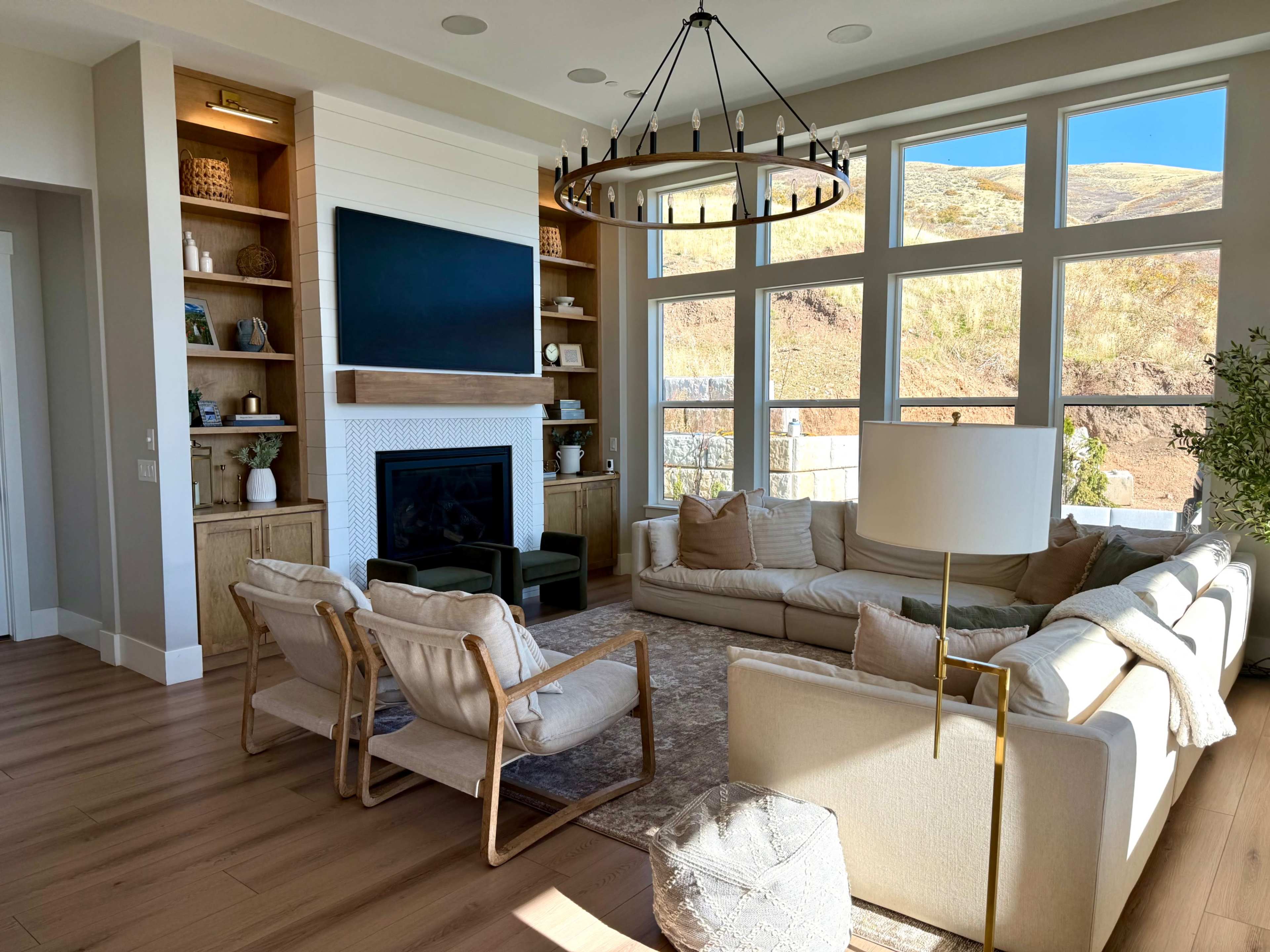 Modern Farmhouse with Mountain Views and Natural Light- Photo Shoots & Small Events- Lehi Image in Lehi, Lehi, UT