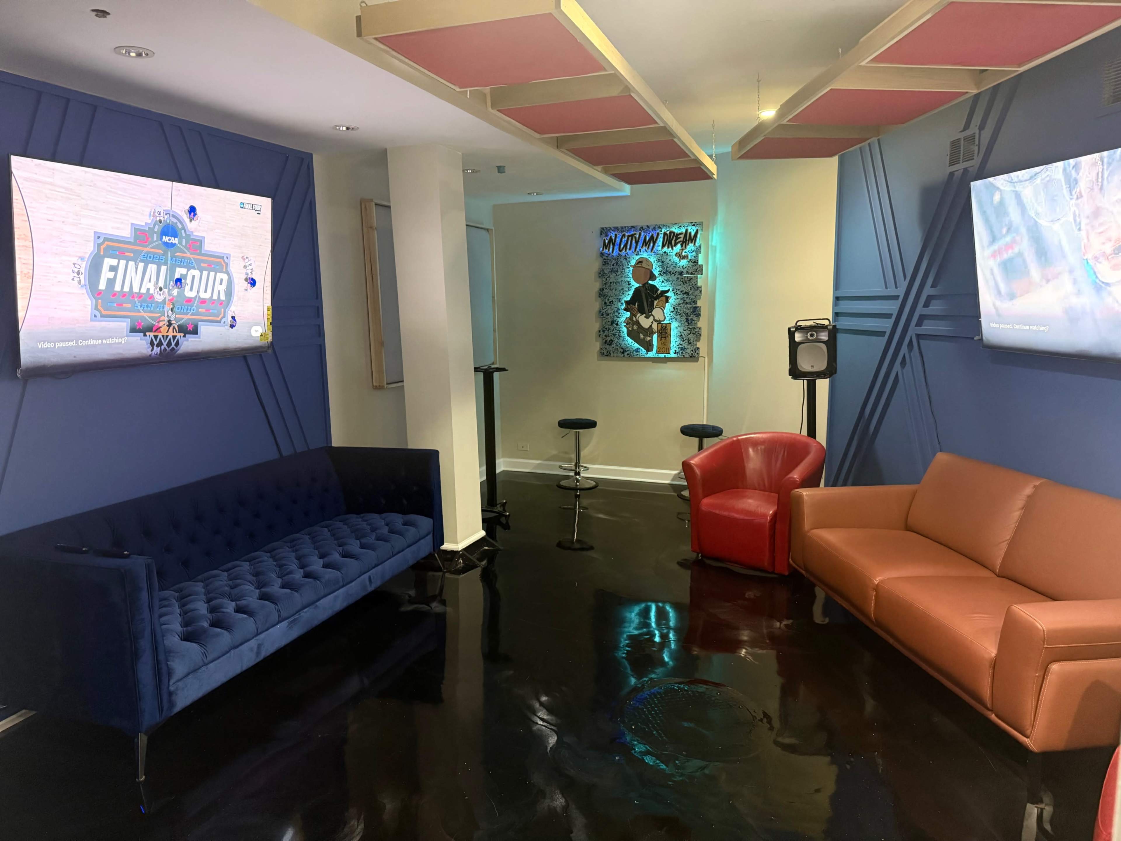 SouthLoop Music Studio Platinum Room (relaxed but upscale) Image in Near South Side, Chicago, IL