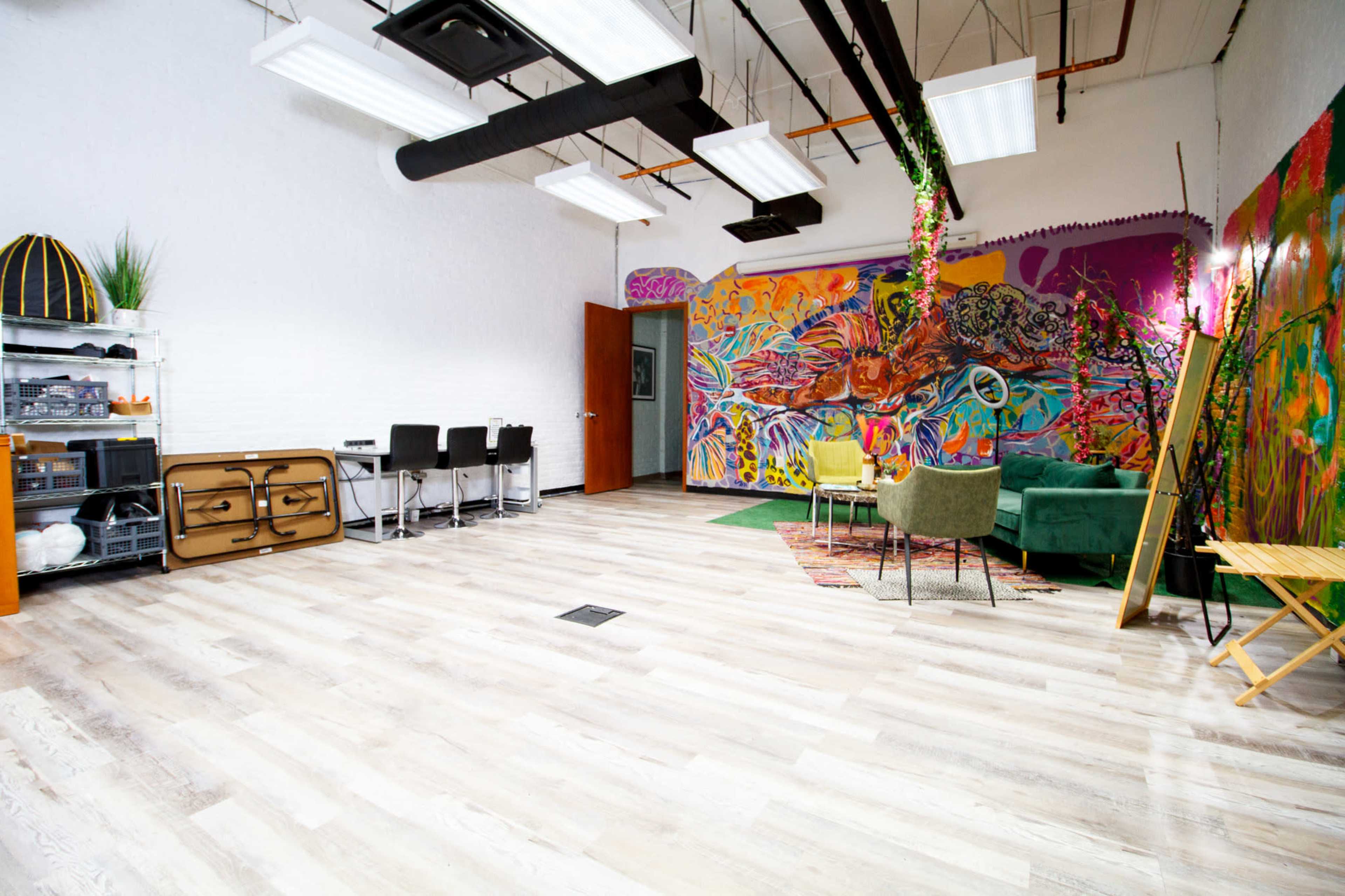 Vibrant and Fully Equipped Photo Studio on Museum Row Image in Downtown, Louisville, KY