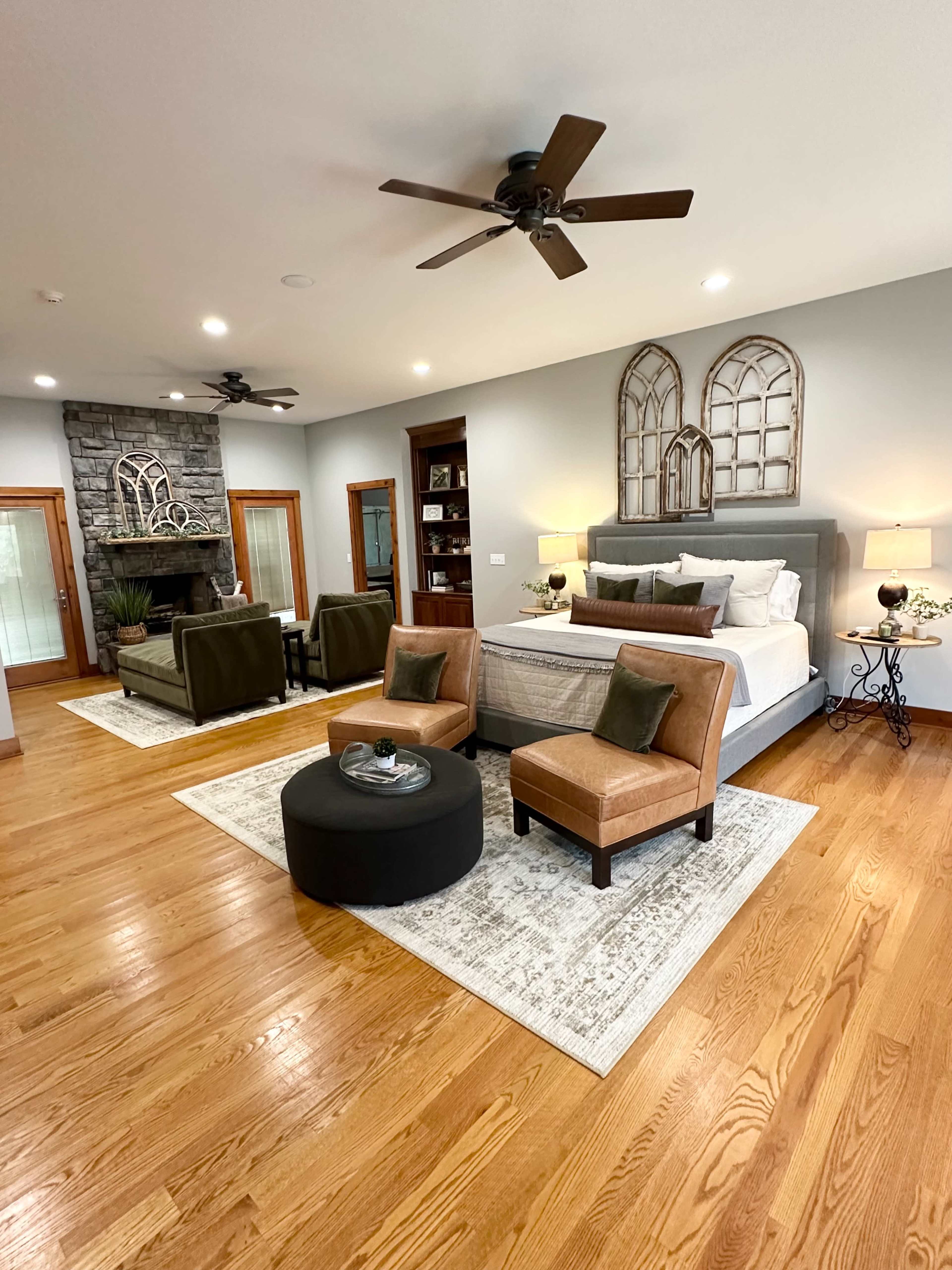 The Lodge: Rustic, Roomy, Refreshing, Retreat Image in , Christiana, TN