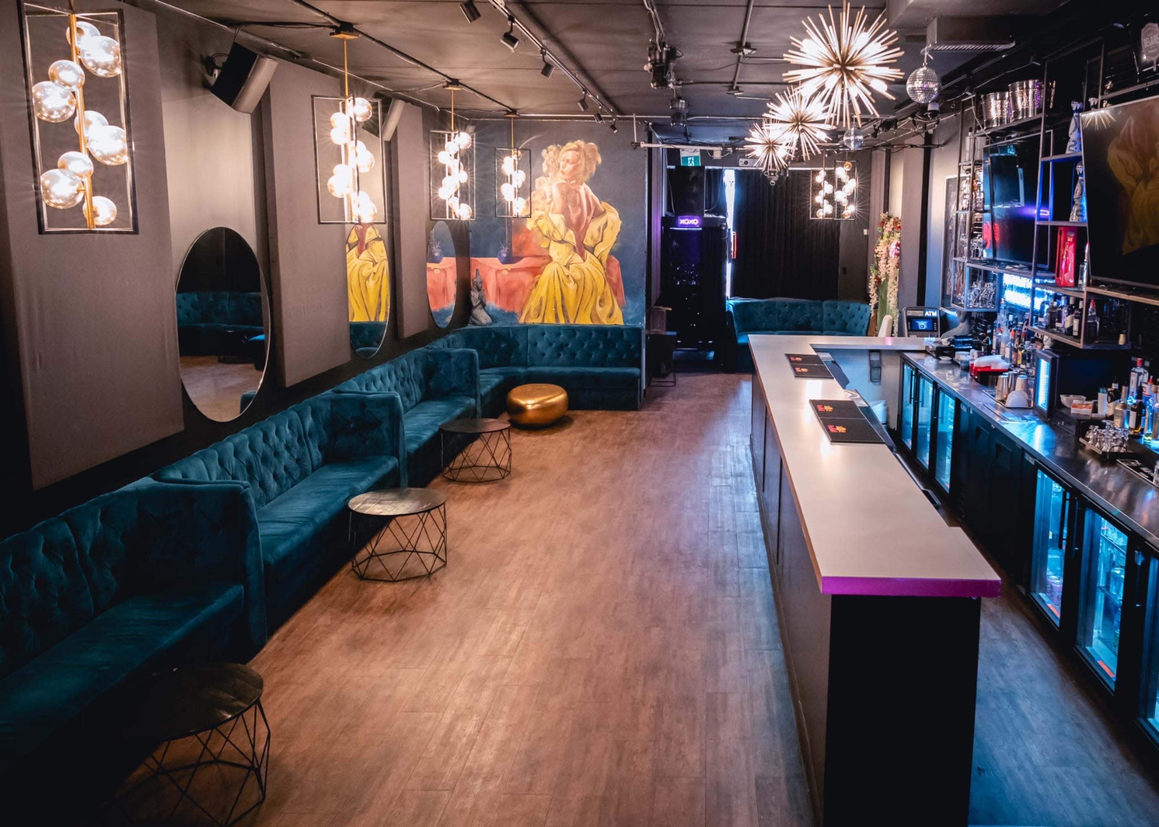DOWNTOWN  INTIMATE LOUNGE Image in Trinity-Bellwoods, TORONTO, ON