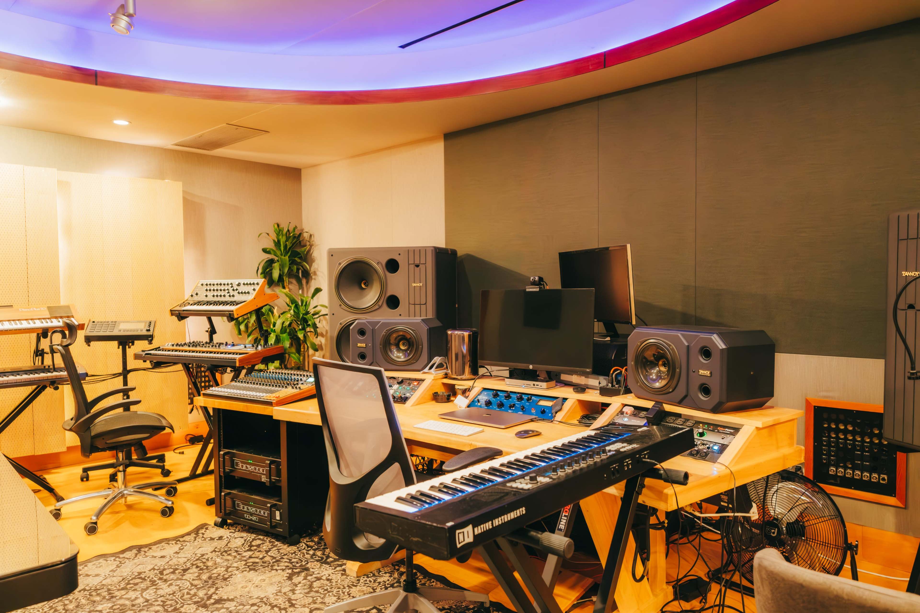West La High End Recording Studio (A Room) Image in Sawtelle, Los Angeles, CA, CA