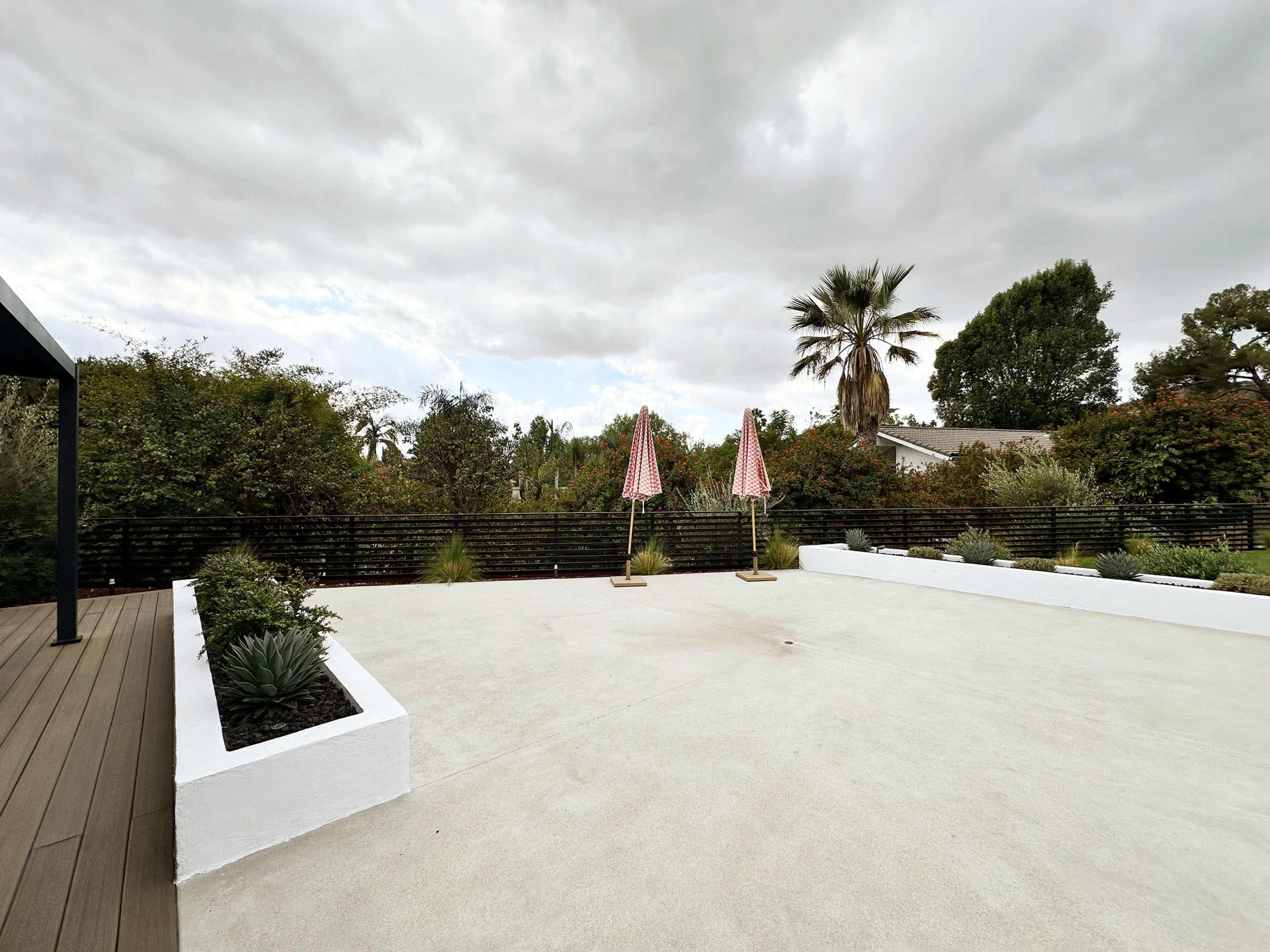 Modern Sophisticated Backyard Image in Walnut, Walnut, CA