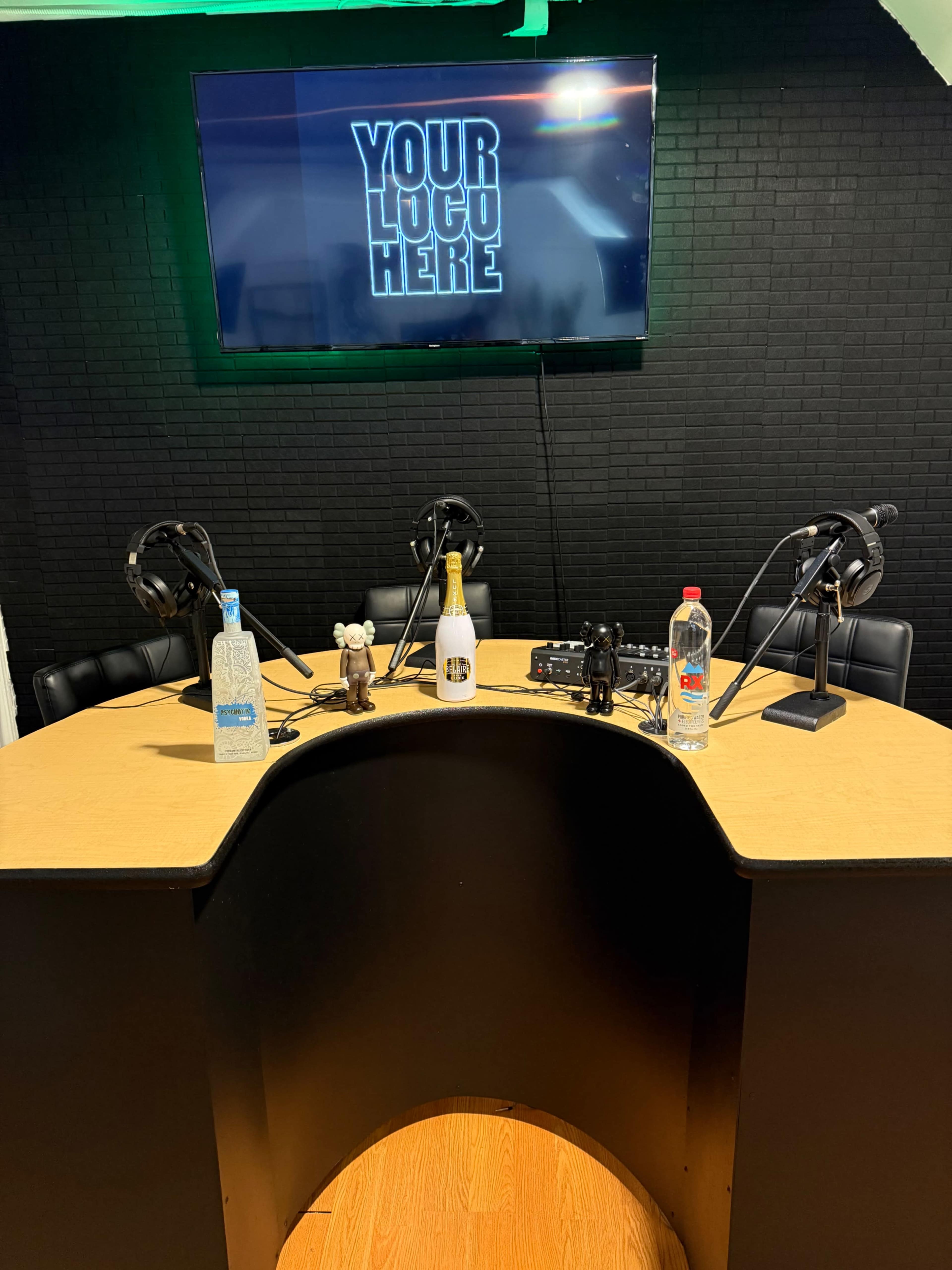 The Broadcast Set Image in City of Orange, Orange, NJ