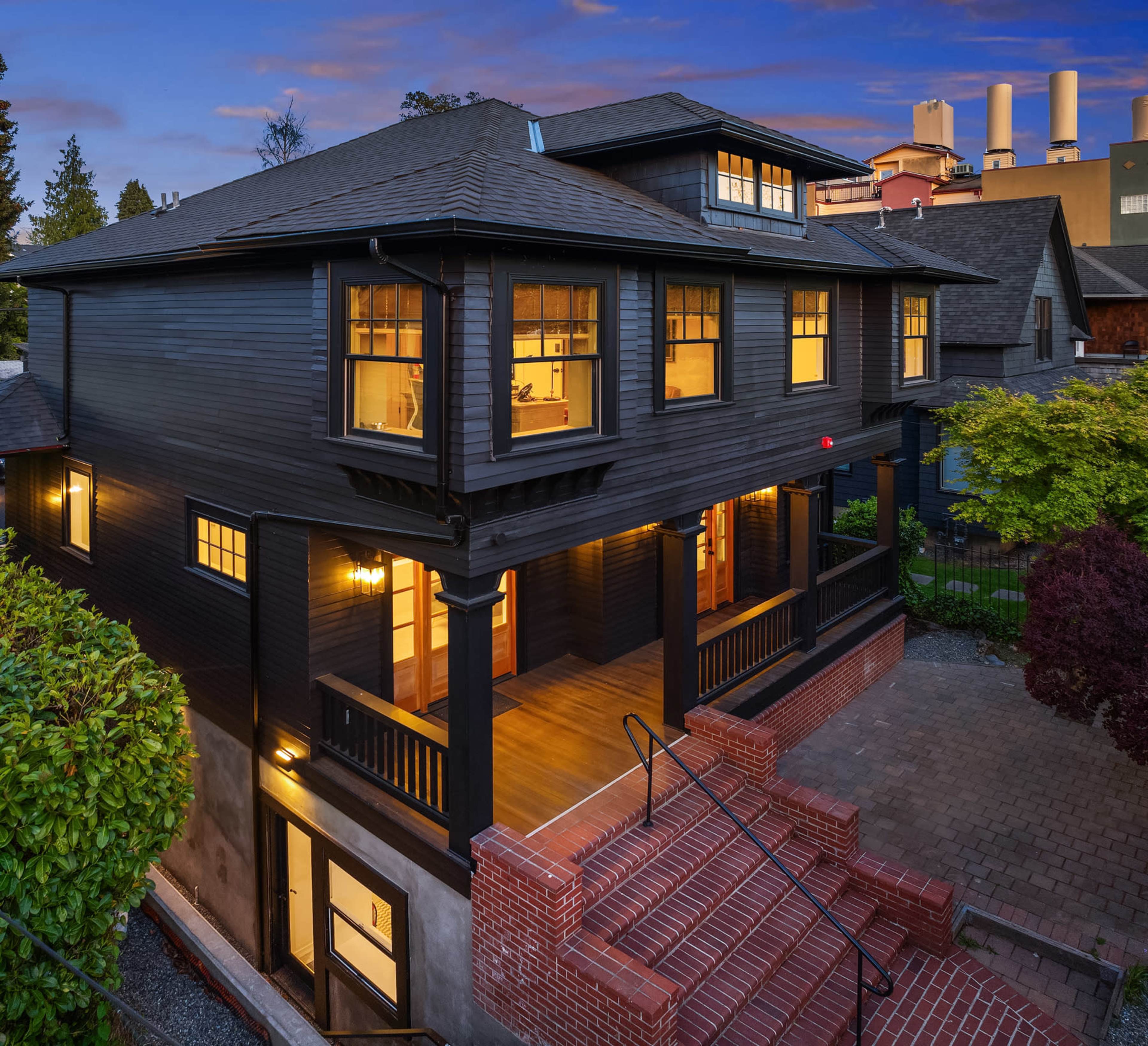 Contemporary Upper Queen Anne Meeting Space Image in East Queen Anne, Seattle, WA