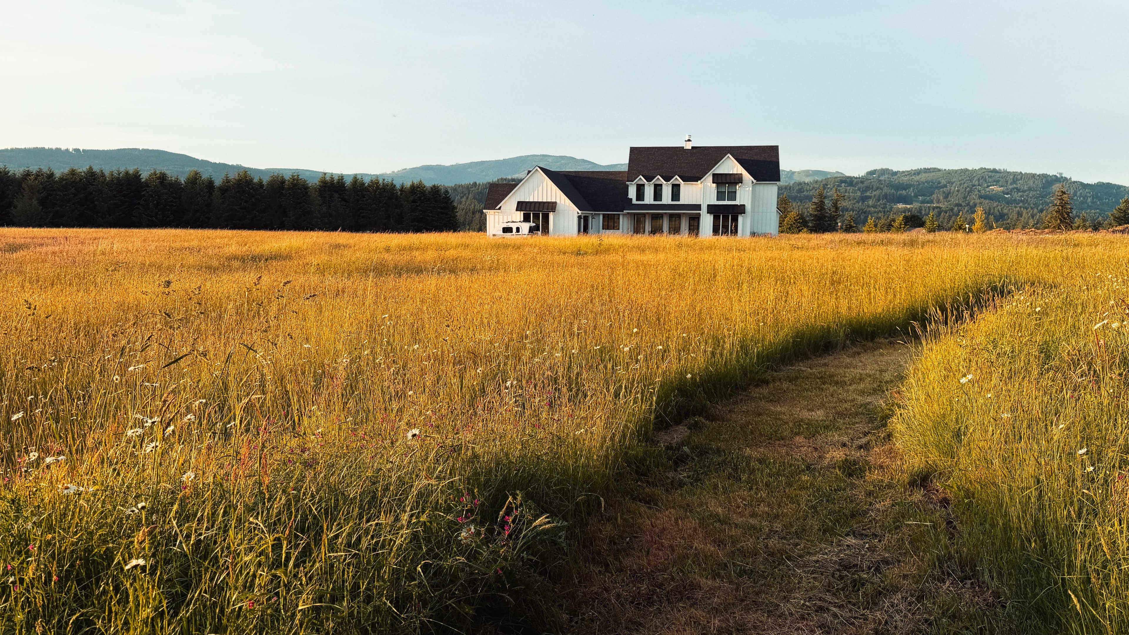 Modern Farmhouse on 10 Acres with Orchard & Gardens Image in , Washougal, WA