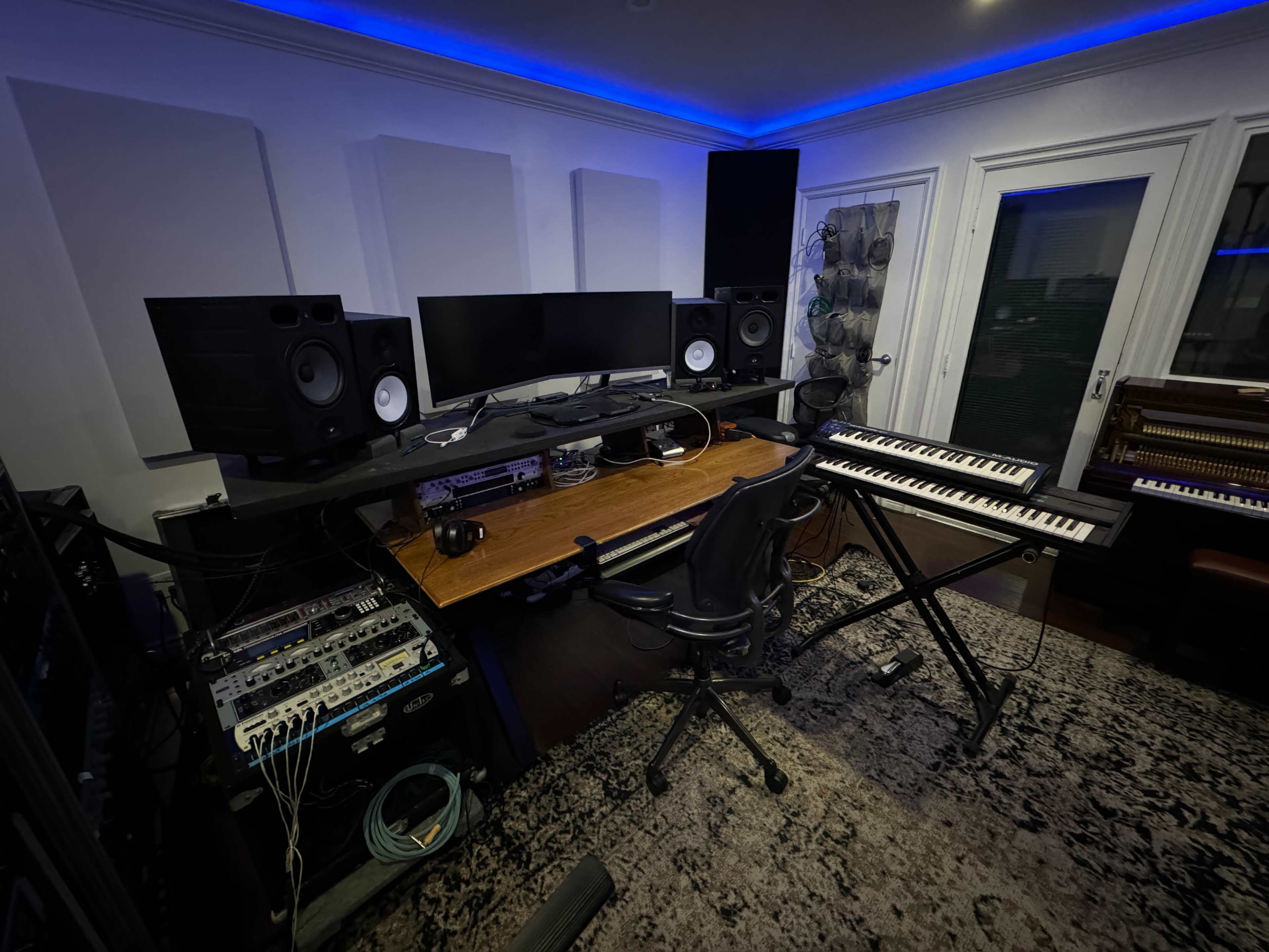 Spacious Recording Studio Image in Valley Glen, North Hollywood, CA
