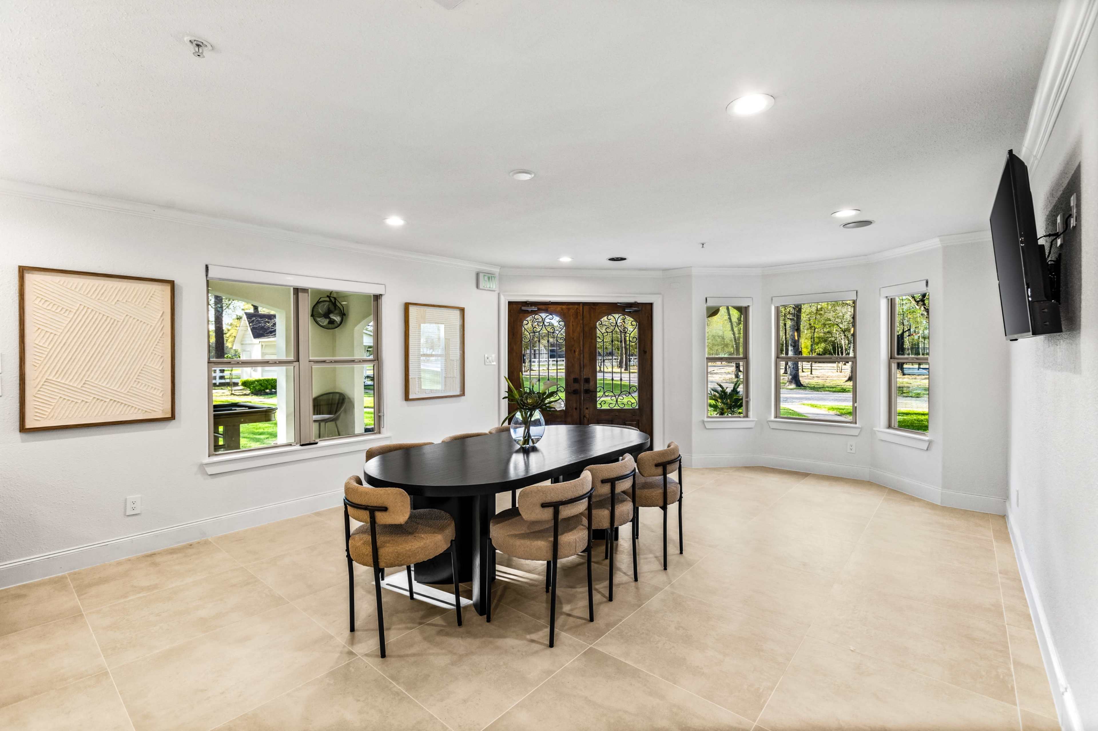 The LUX at West Lane Event & Stay Villa, Indoor & Outdoor Entertainment, Bar, Pool, Golf, Pickle & Basketball courts,  fire pit and much more Image in , Magnolia, TX