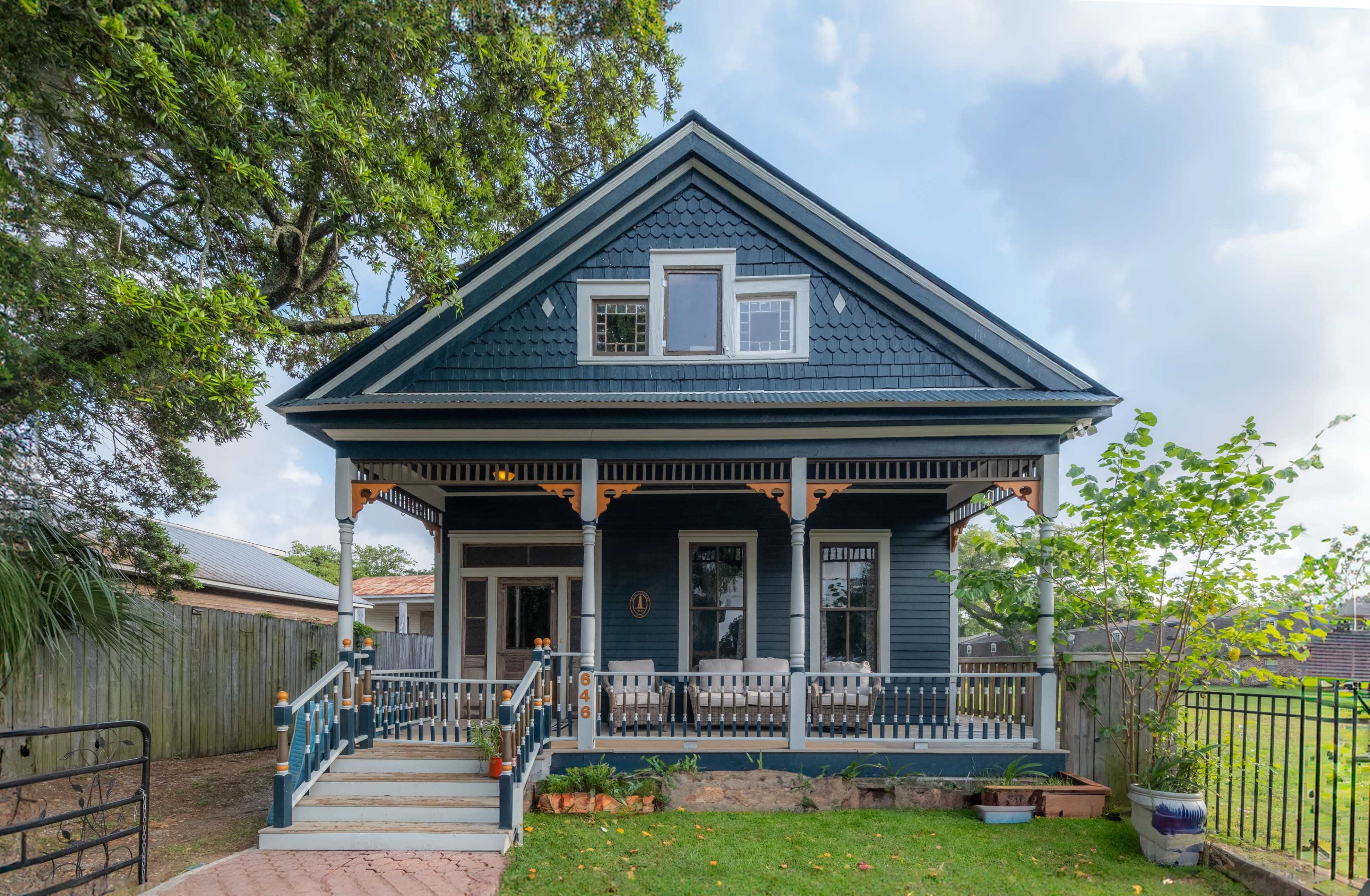 Historic & Antique House Near Beach Image in Biloxi, Biloxi, MS