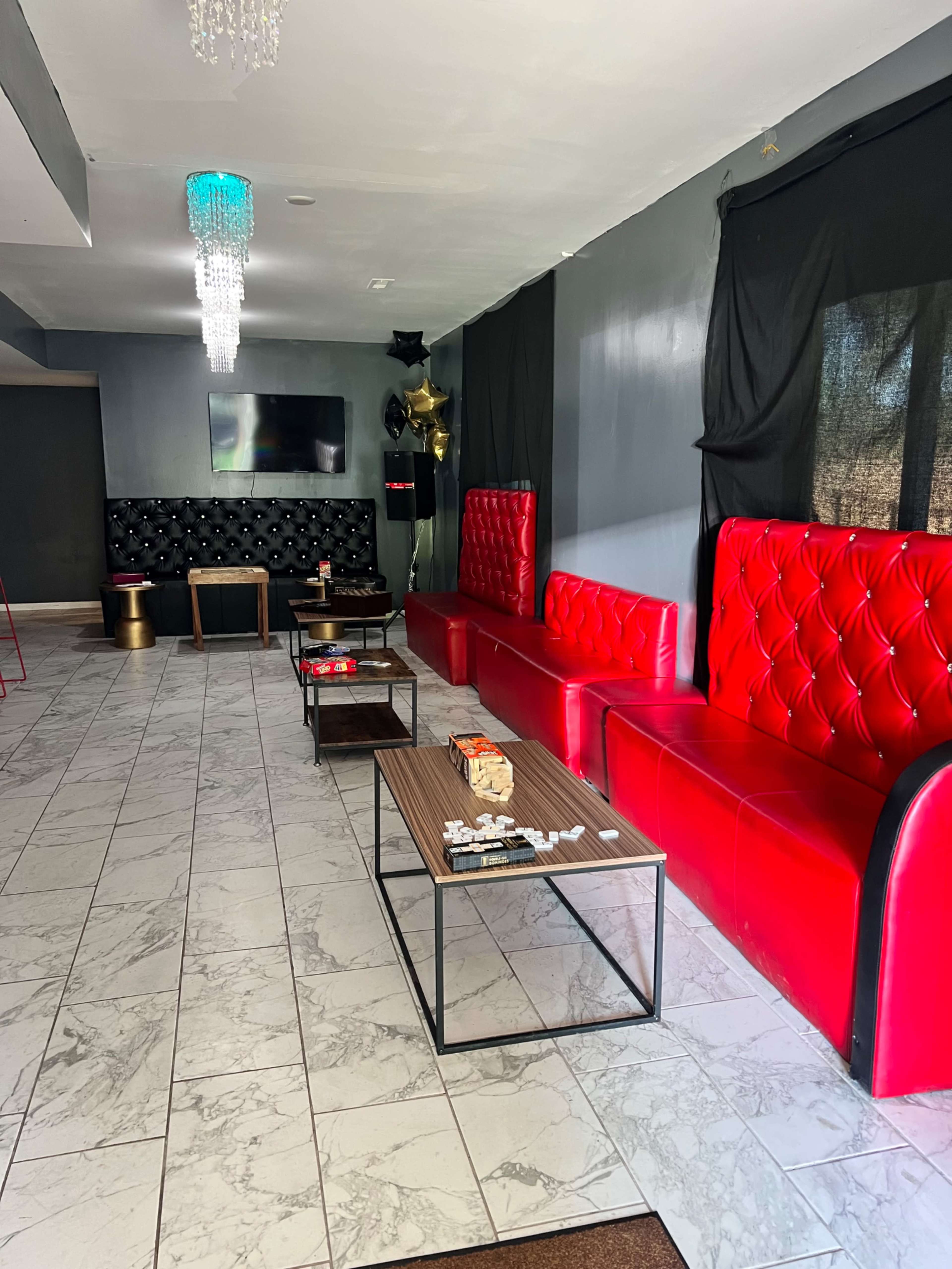 Urban party house, enormous kitchen, roomy, massage room and exotic lounge Image in , Lanham, MD