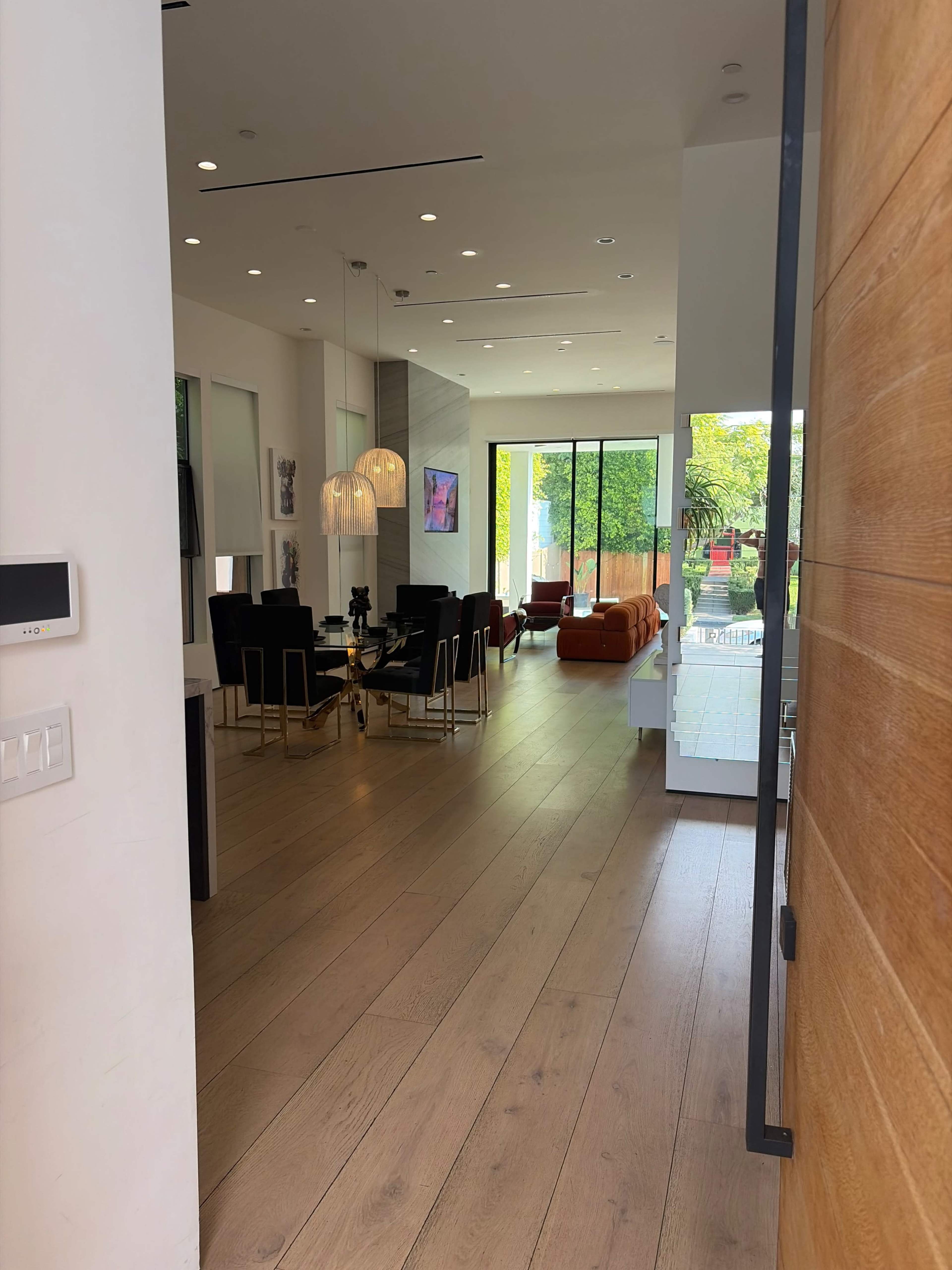 The Hollywood House Image in Central LA, Los Angeles, CA