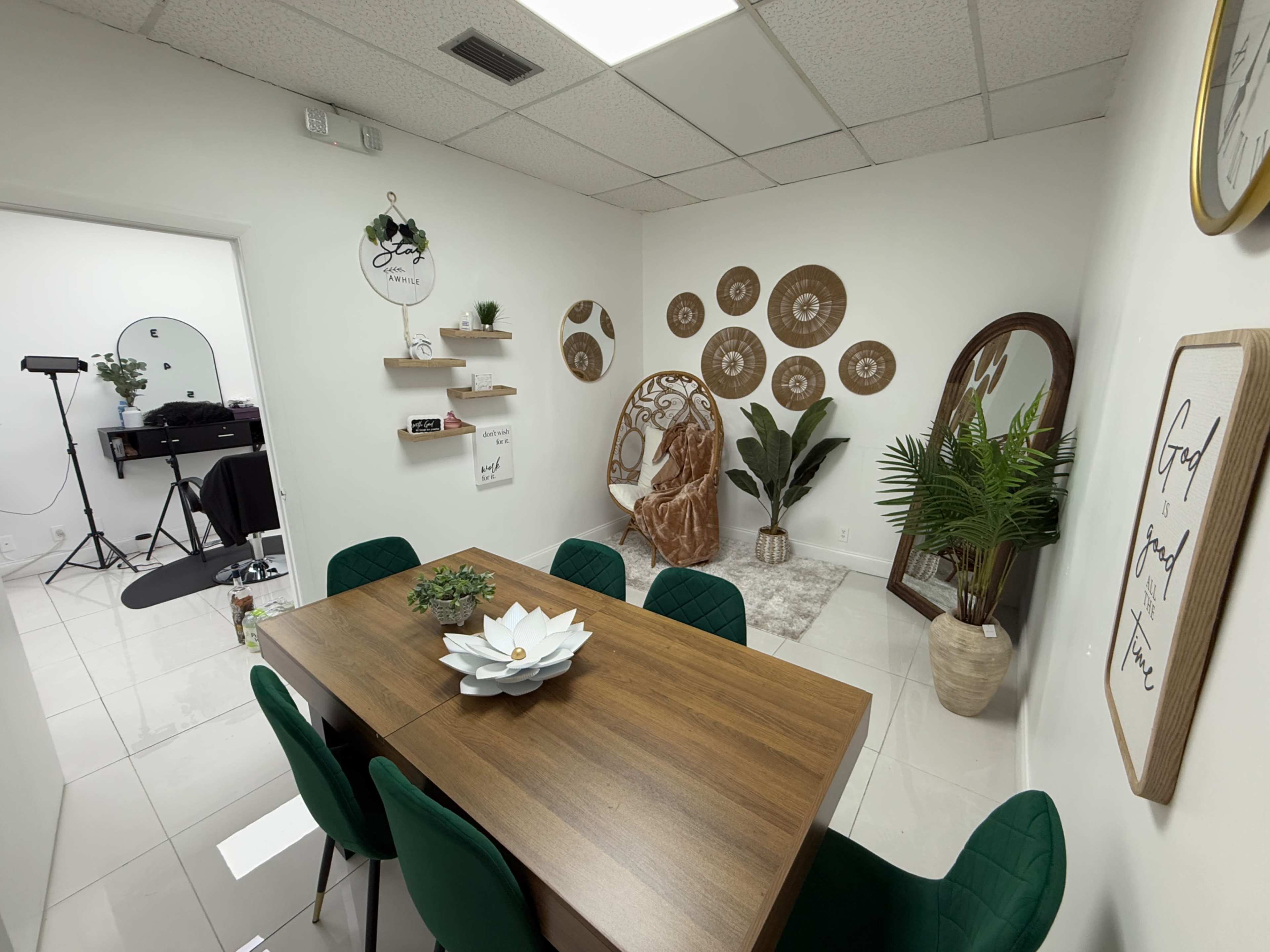 Chic Multi-Use Content Room in Lauderdale with White Wall & Decor Vibes Image in North Lauderdale, Lauderdale Lakes, FL
