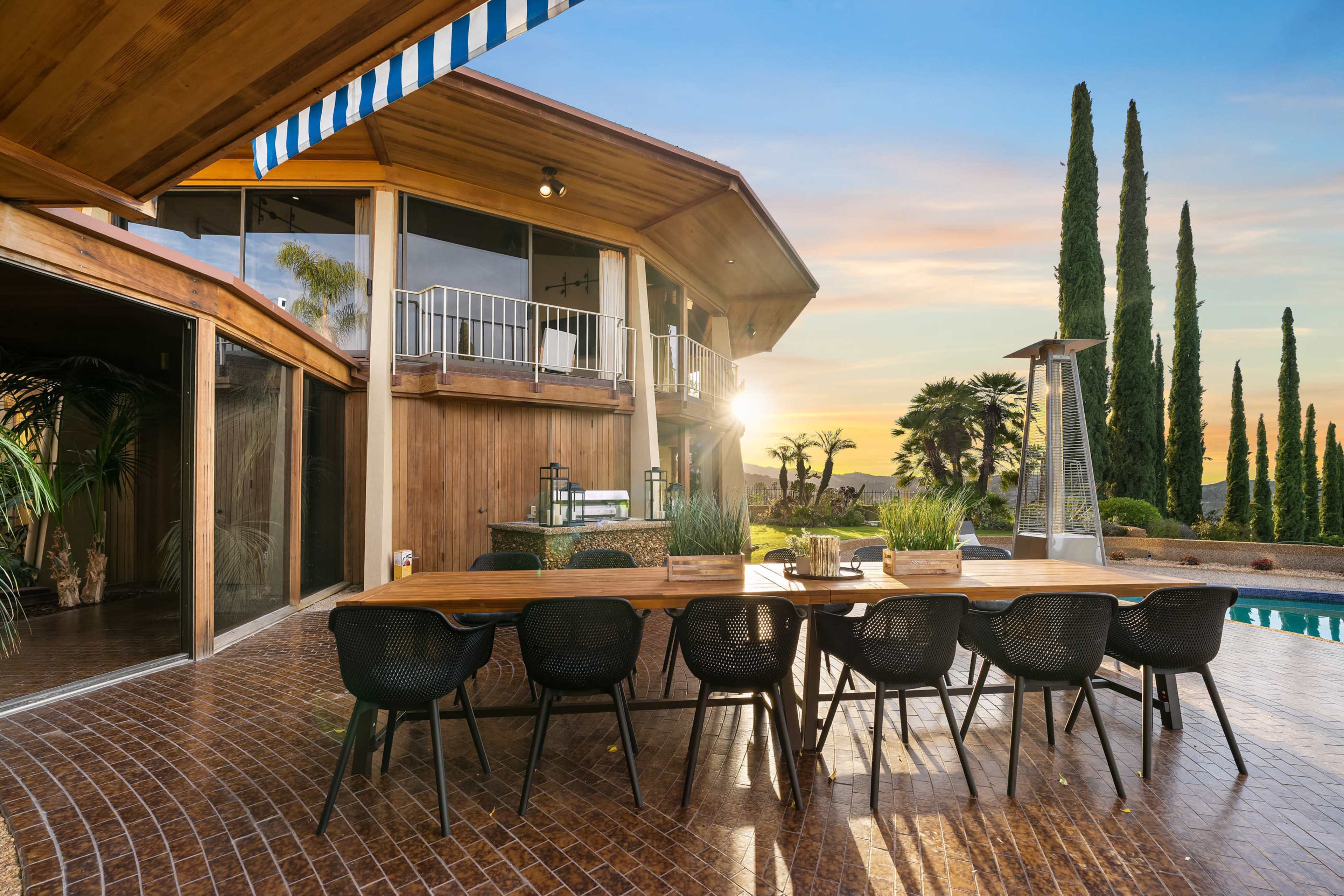 RETRO FUTURIST RESORT HOME/ BOLD DOME DESIGN Image in Encino, Los Angeles, CA