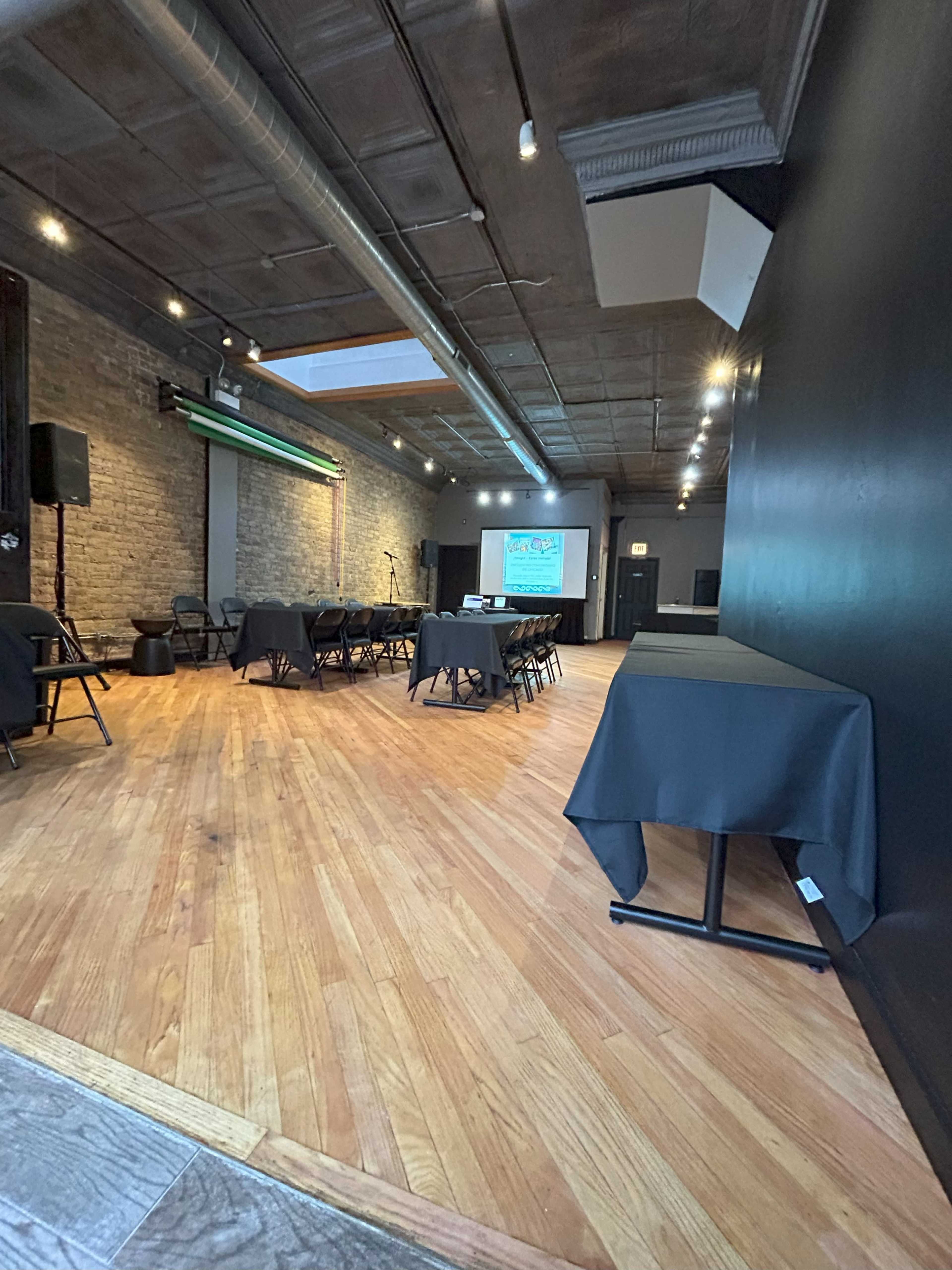 Storefront Event Space with Skylight Image in West Town, Chicago, IL